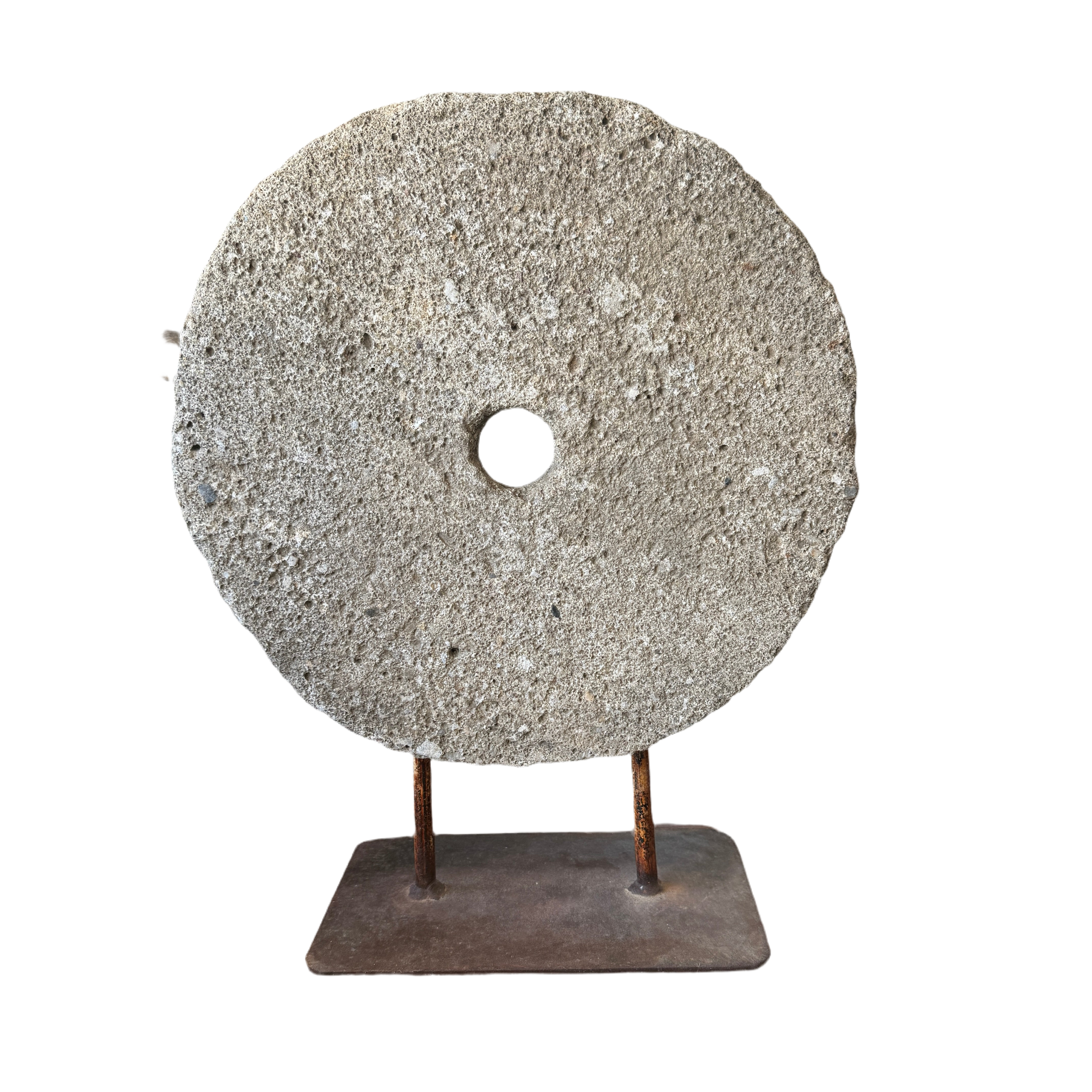 Degir - Roue en pierre sur socle n°2