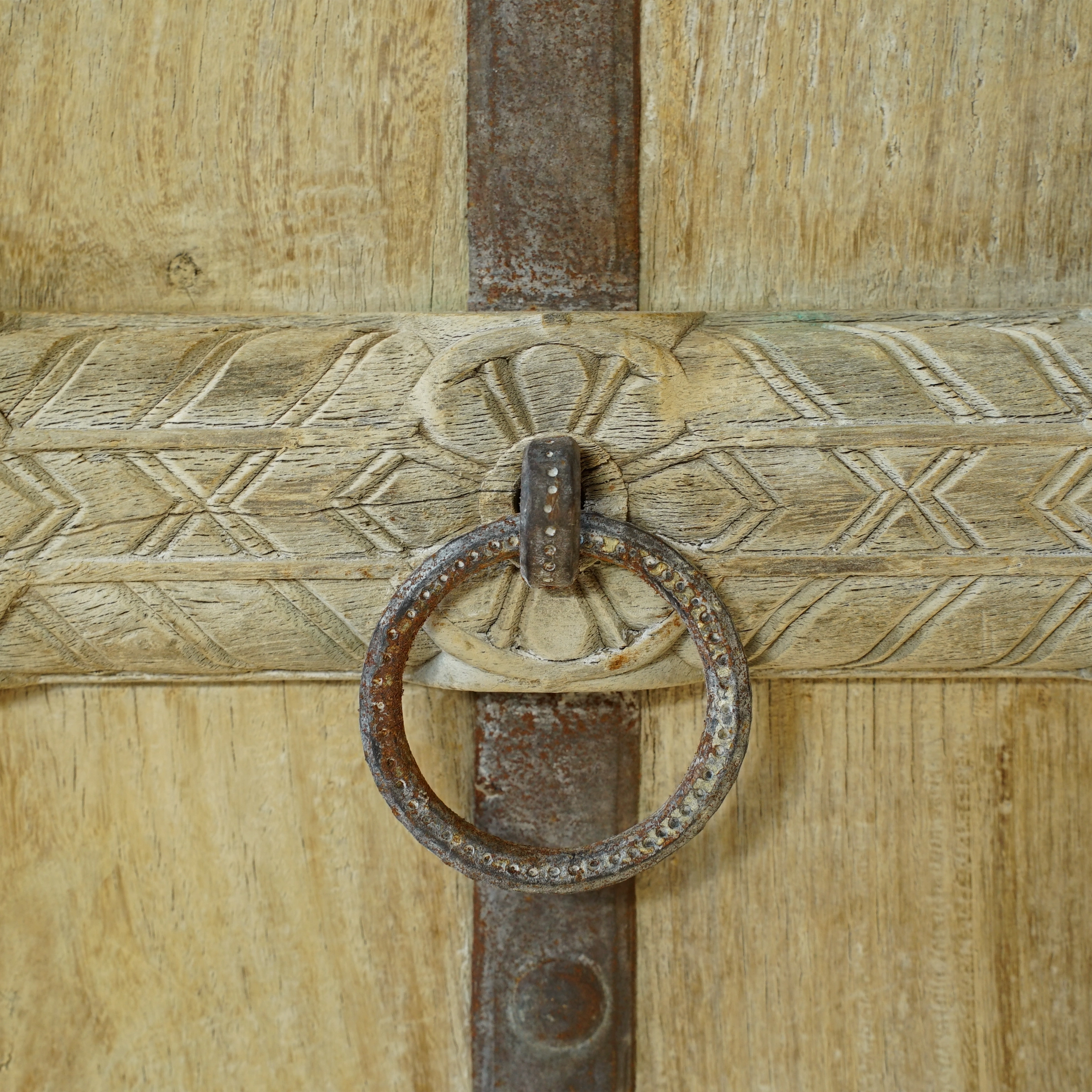 Almari - Armoire indienne en bois avec porte ancienne n°7