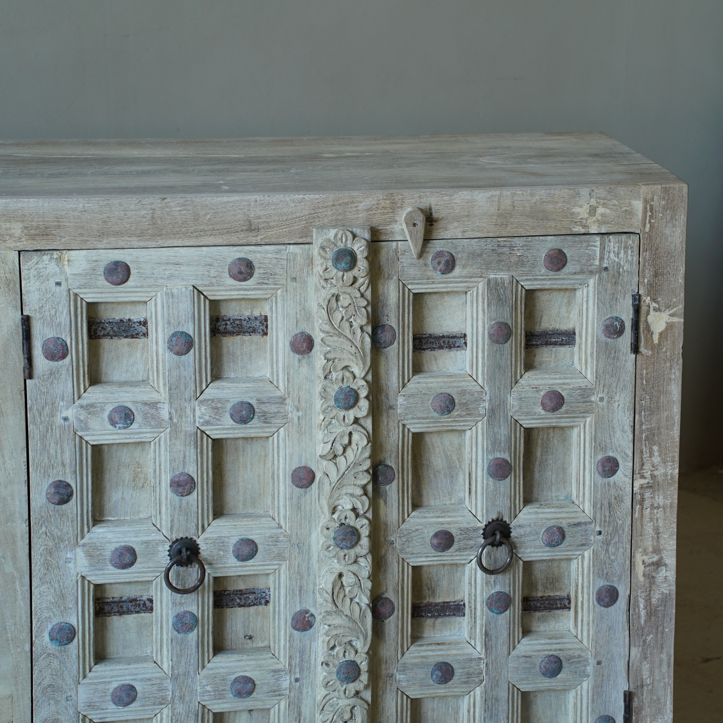 Ashta - Buffet indien sculpté n°3