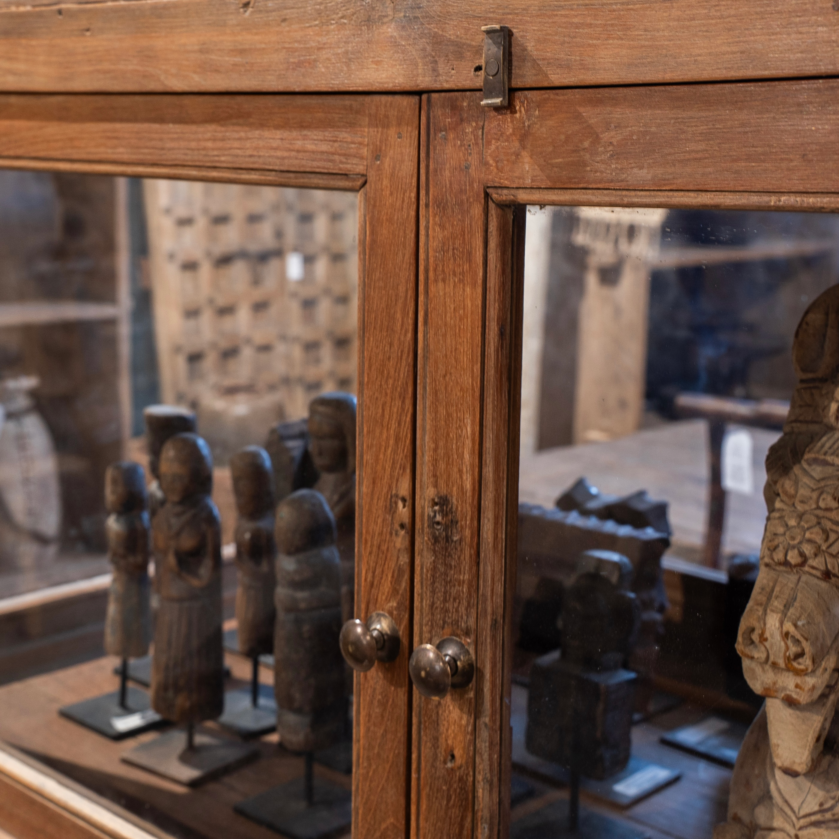 Mandawa - Vitrine indienne en teck