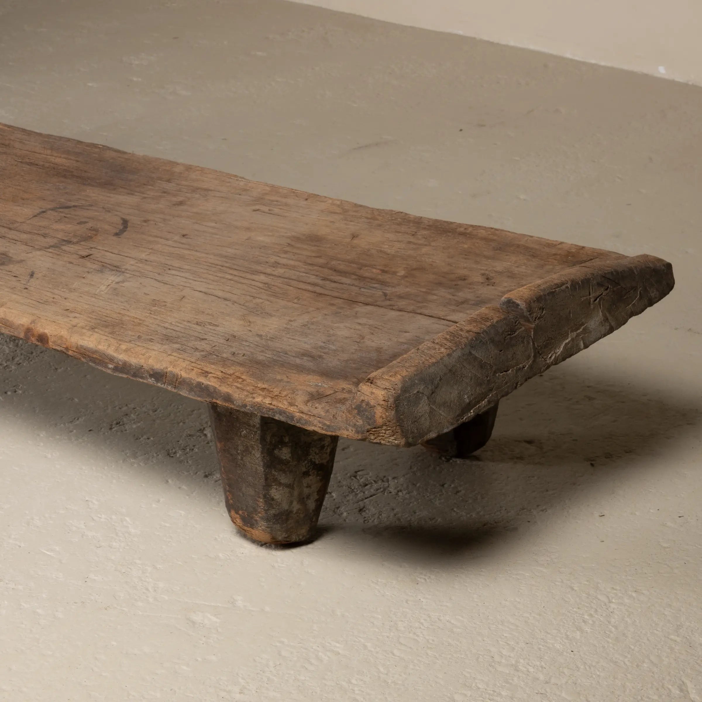 Angami - Authentique table Naga ancienne n°1
