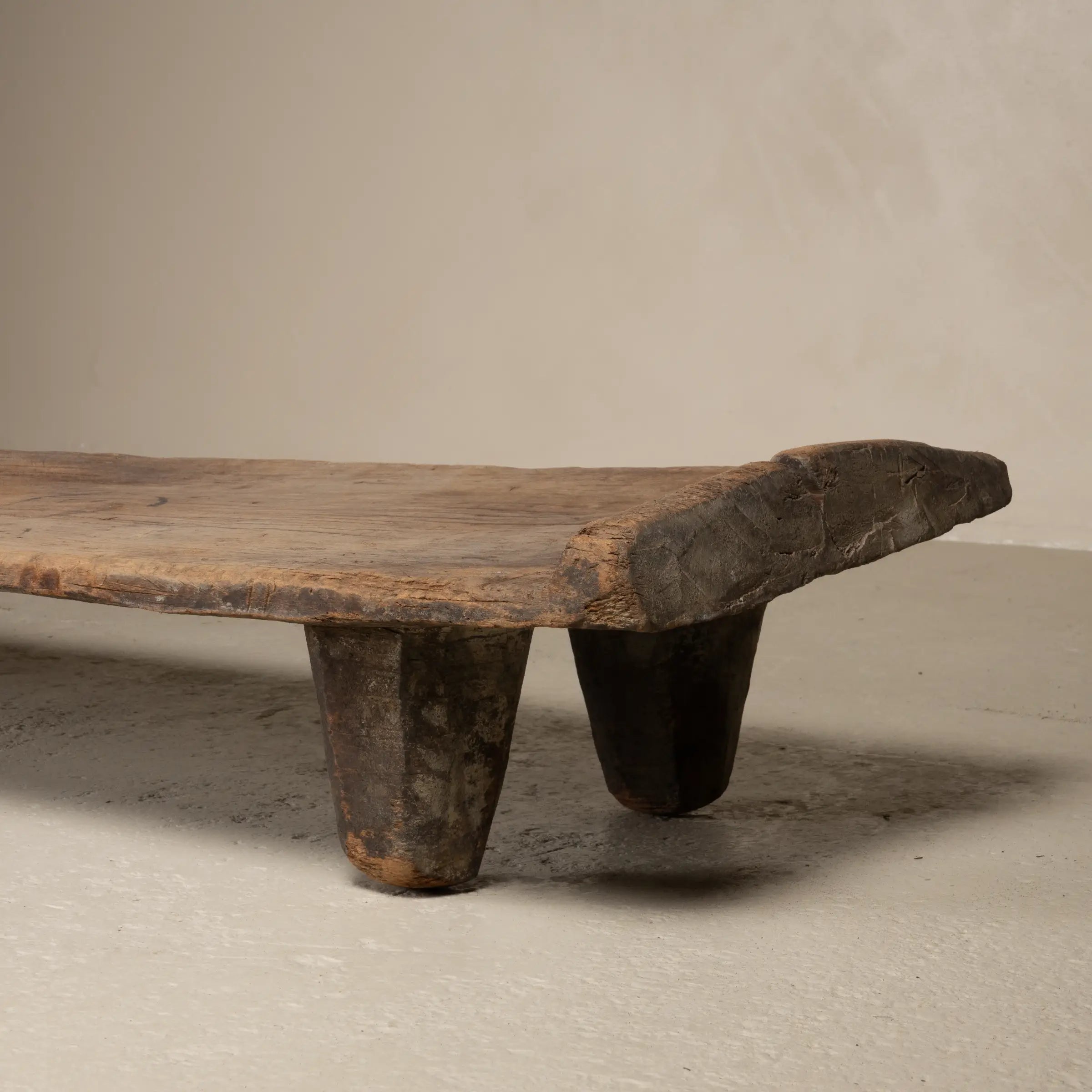 Angami - Authentique table Naga ancienne n°1