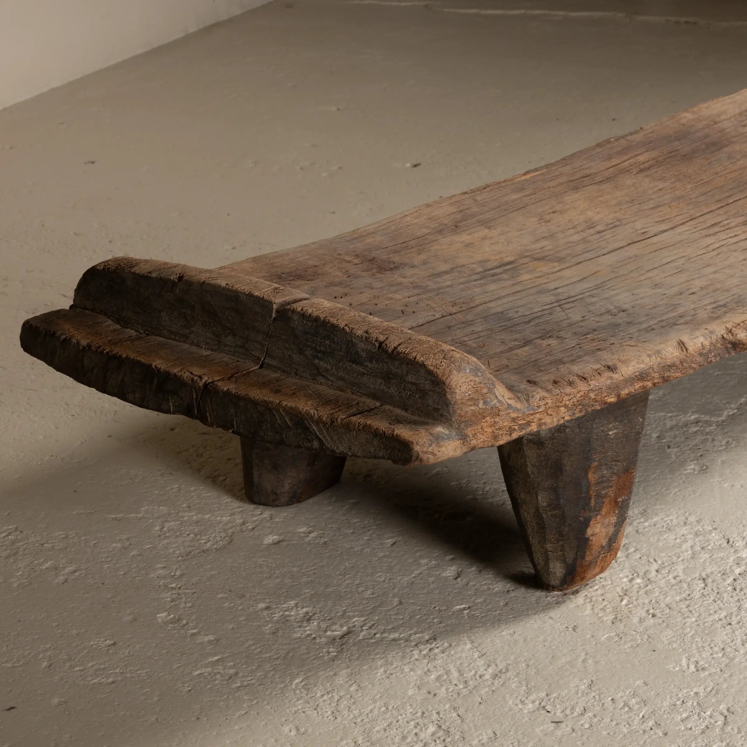 Angami - Authentique table Naga ancienne n°1