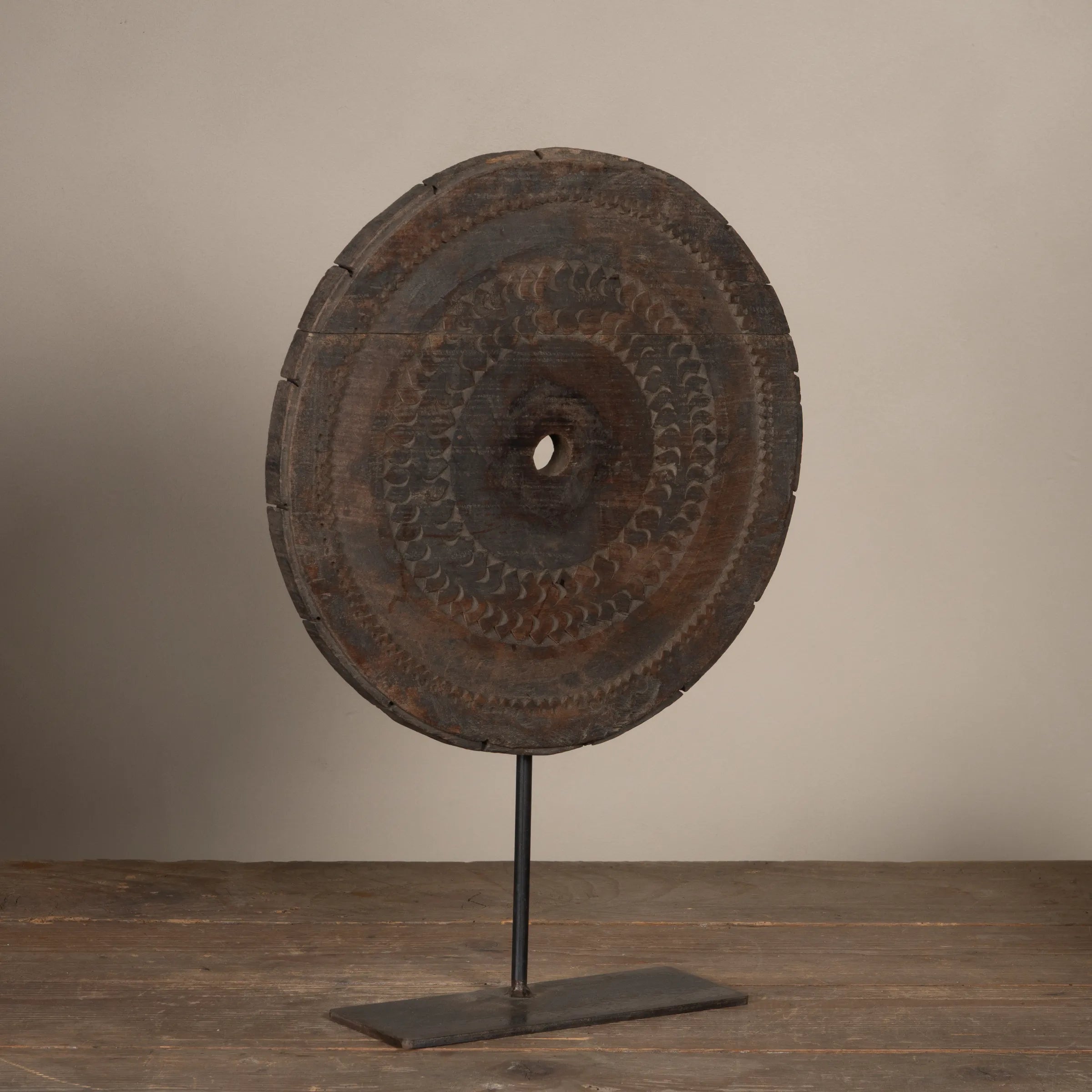 Mandal - Roue en bois indienne sur pied n°3