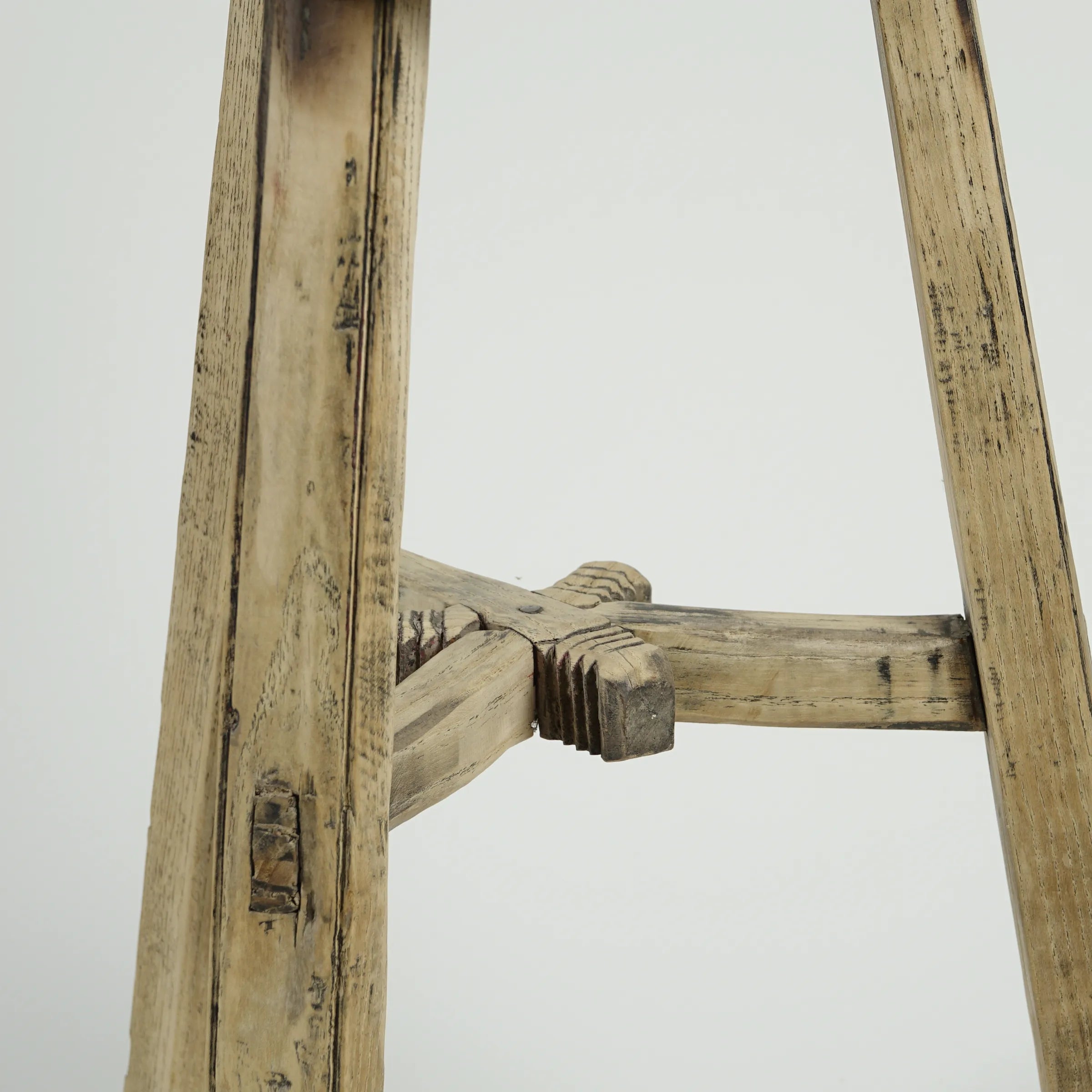 Gong - Tabouret ancien chinois en orme, assise ronde n°6
