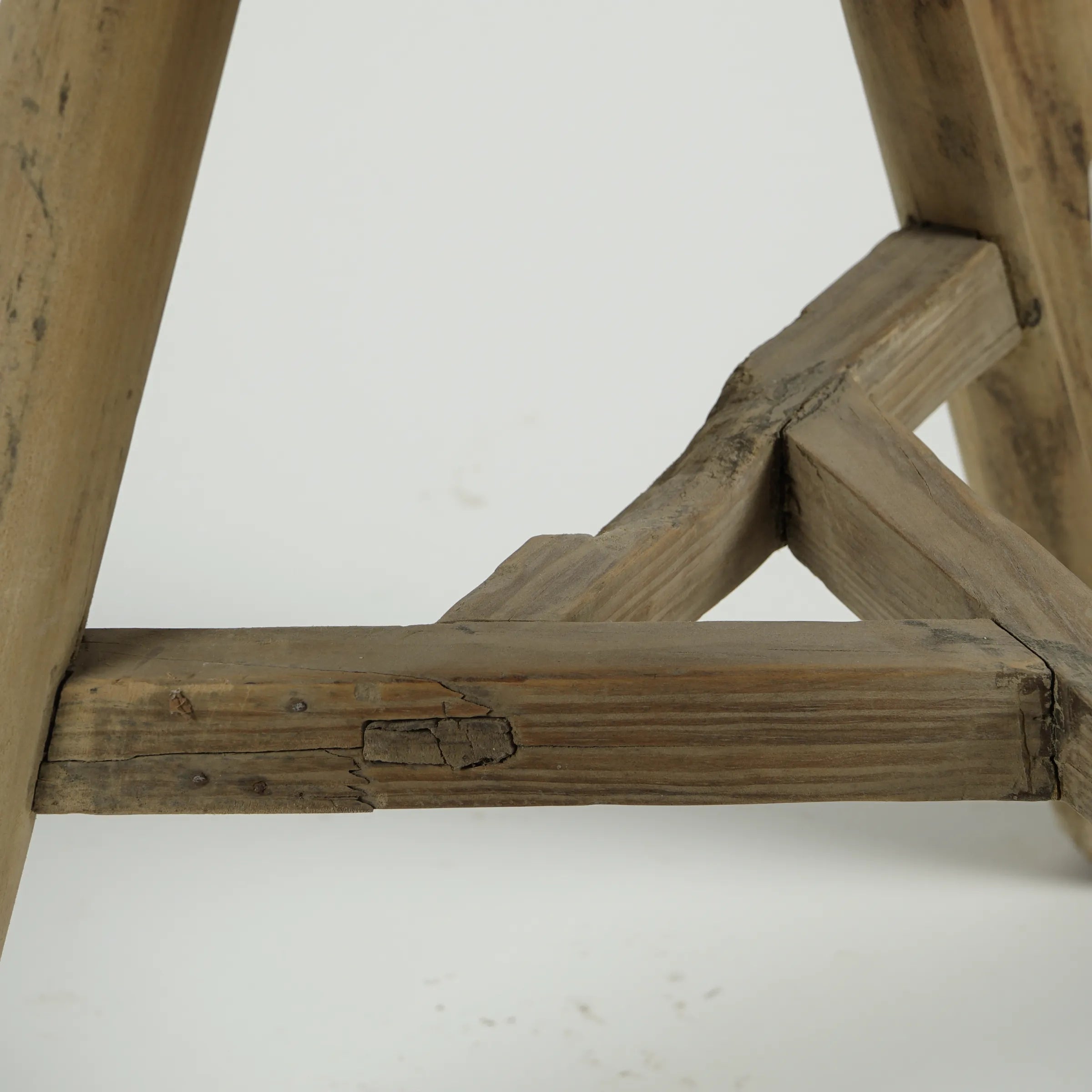 Gong - Tabouret ancien chinois en orme, assise ronde n°10