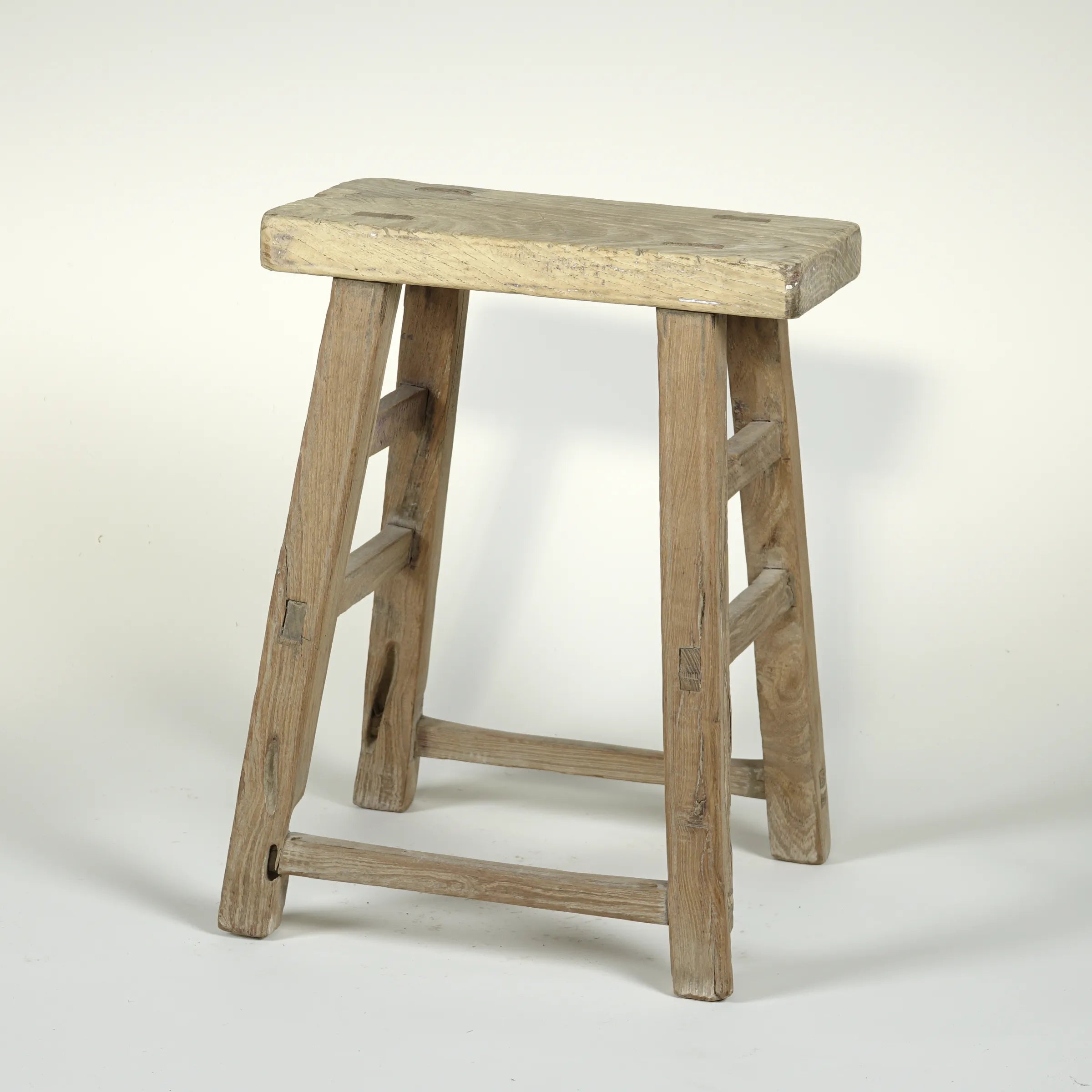 Zao - Tabouret rectangulaire en orme ancien n°5