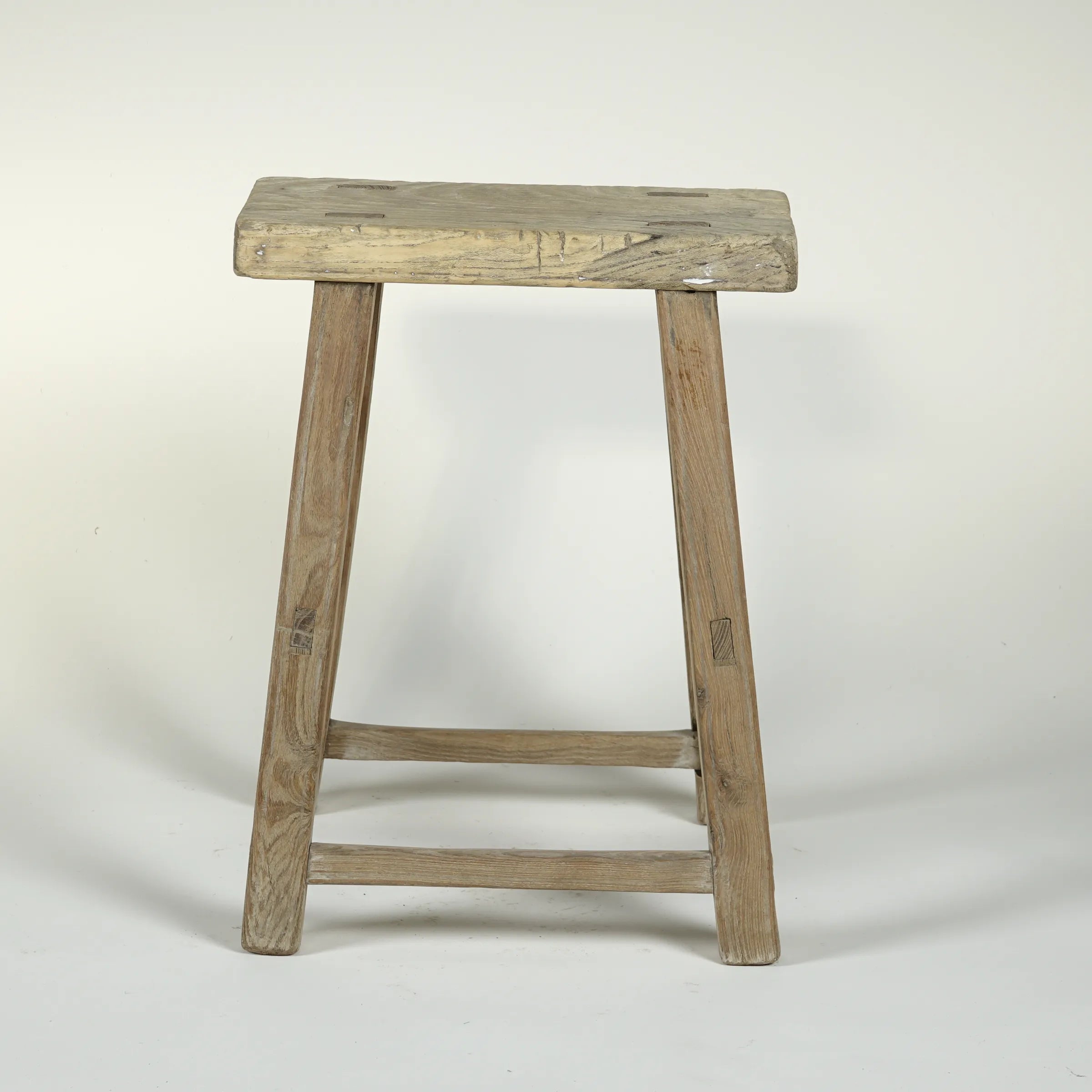 Zao - Tabouret rectangulaire en orme ancien n°5