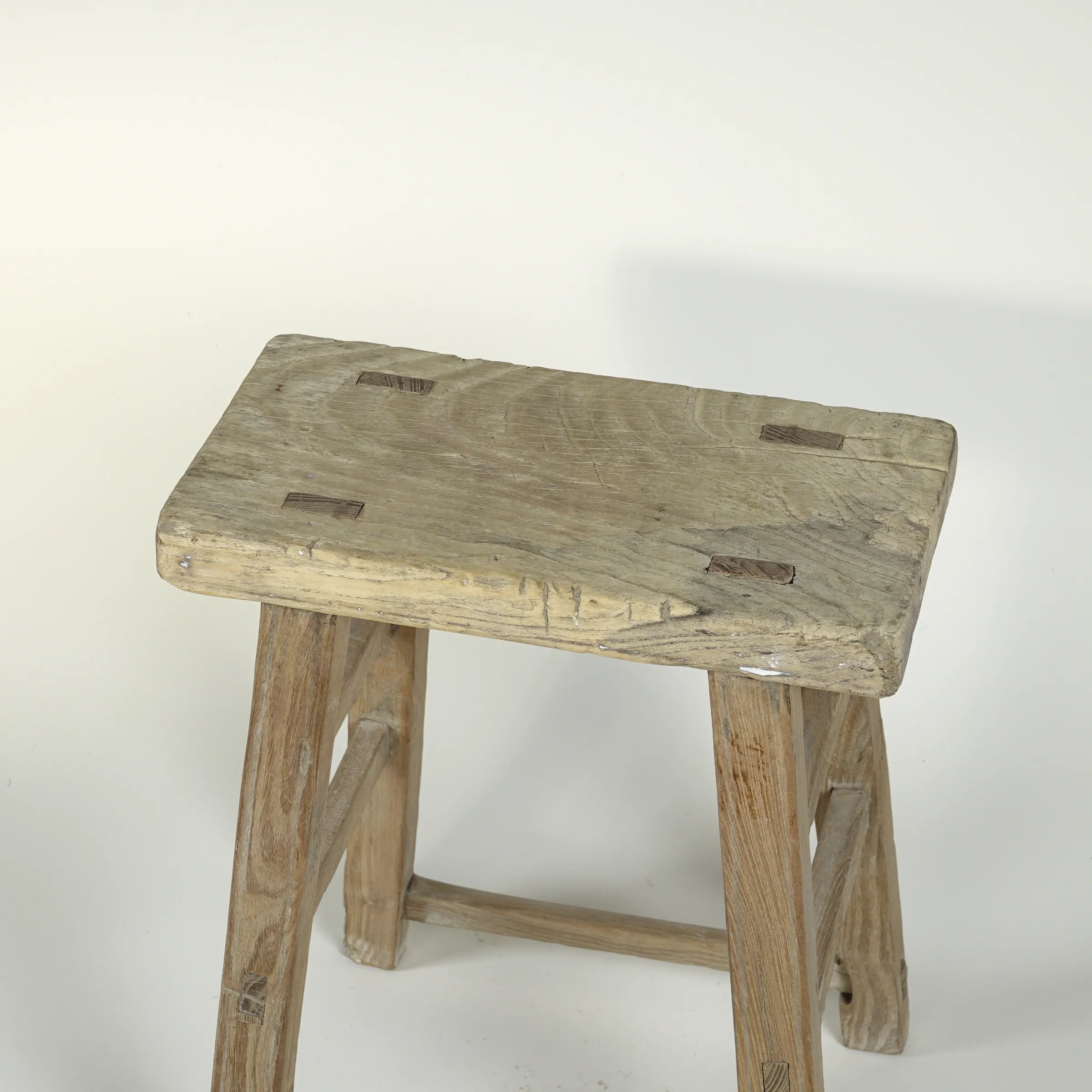 Zao - Tabouret rectangulaire en orme ancien n°5