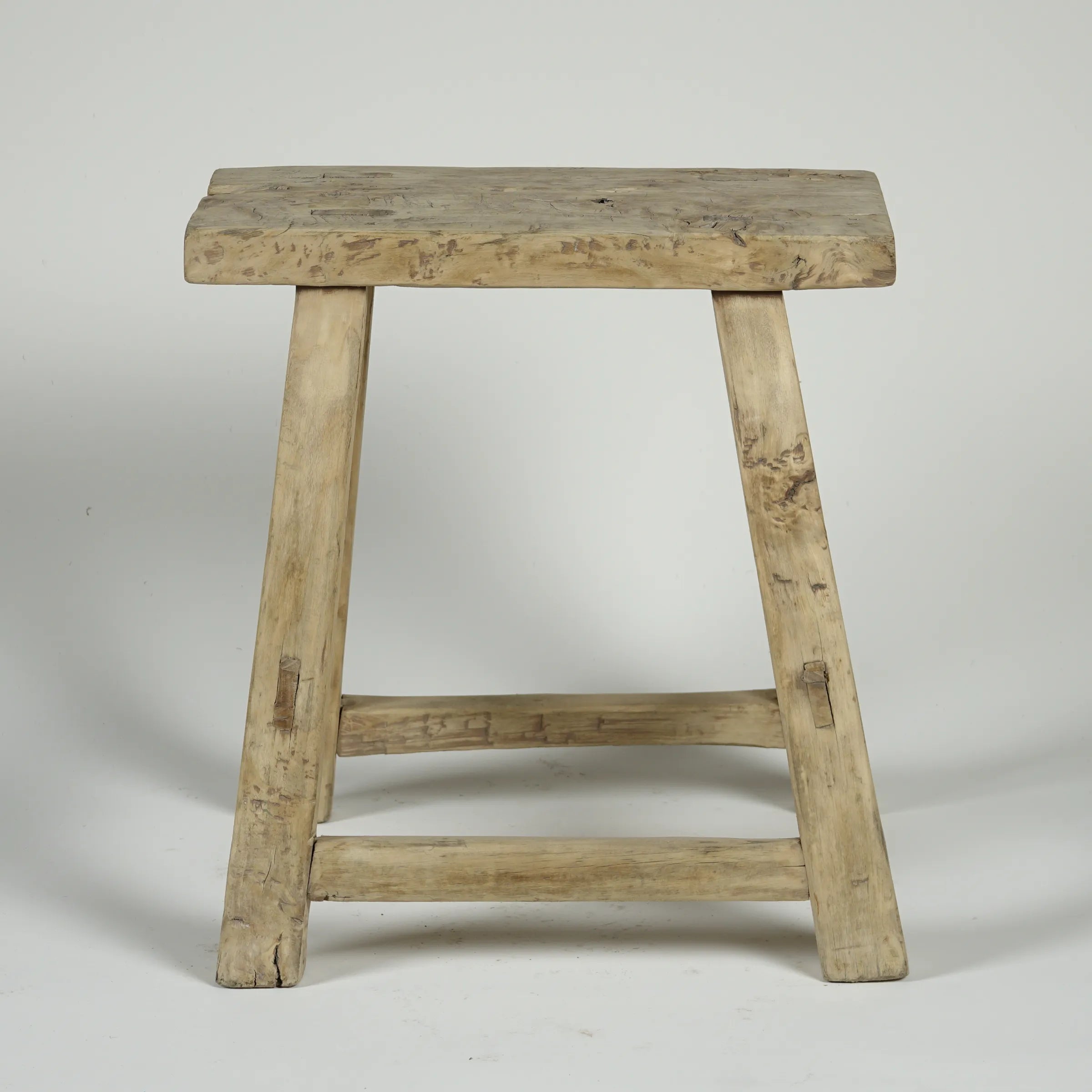 Zao - Tabouret rectangulaire en orme ancien n°7