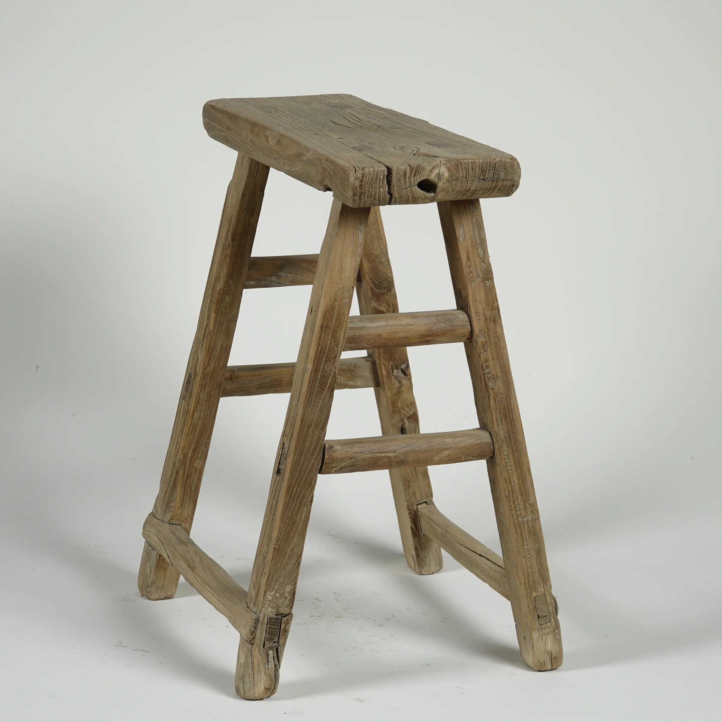 Zao - Tabouret rectangulaire en orme ancien n°8