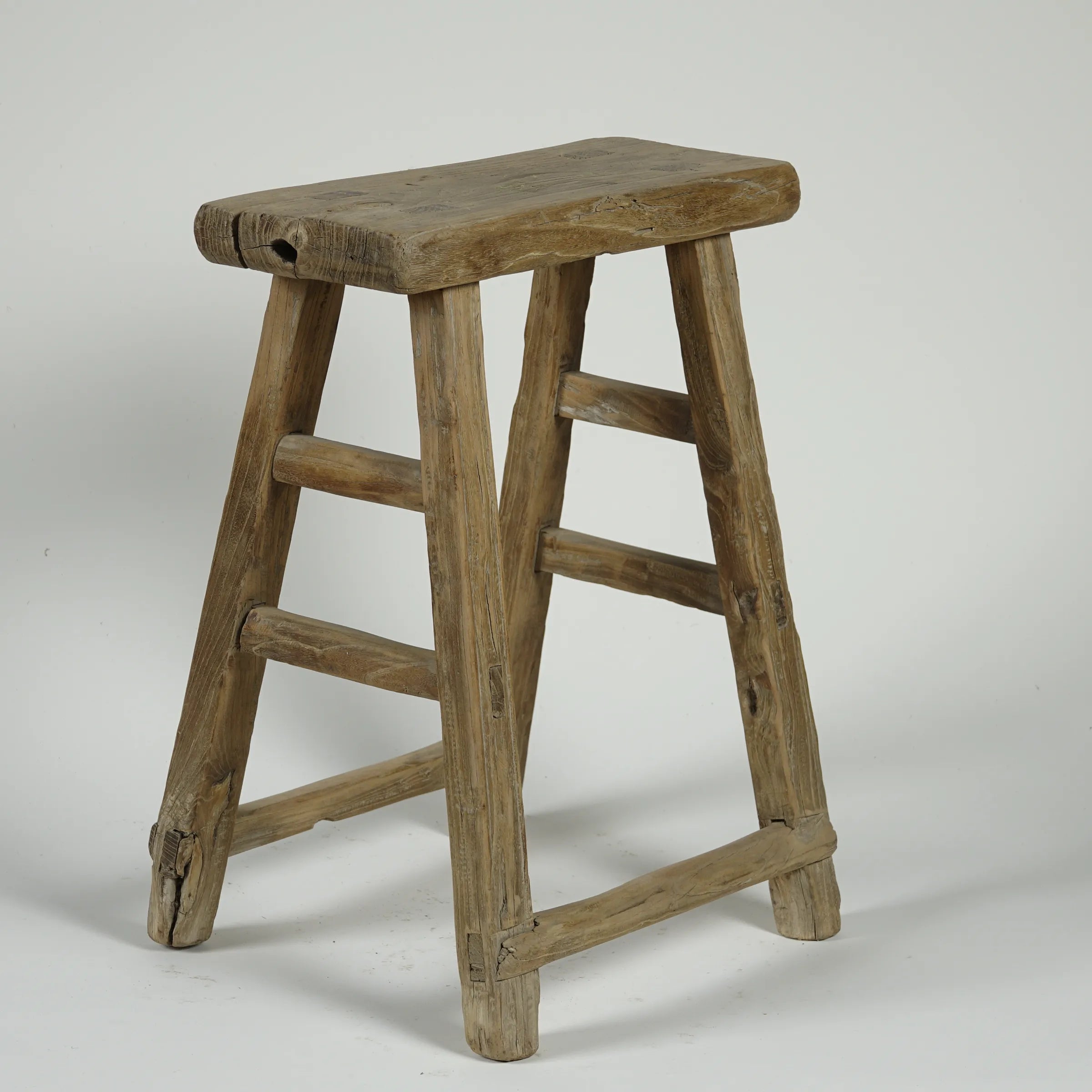Zao - Tabouret rectangulaire en orme ancien n°8