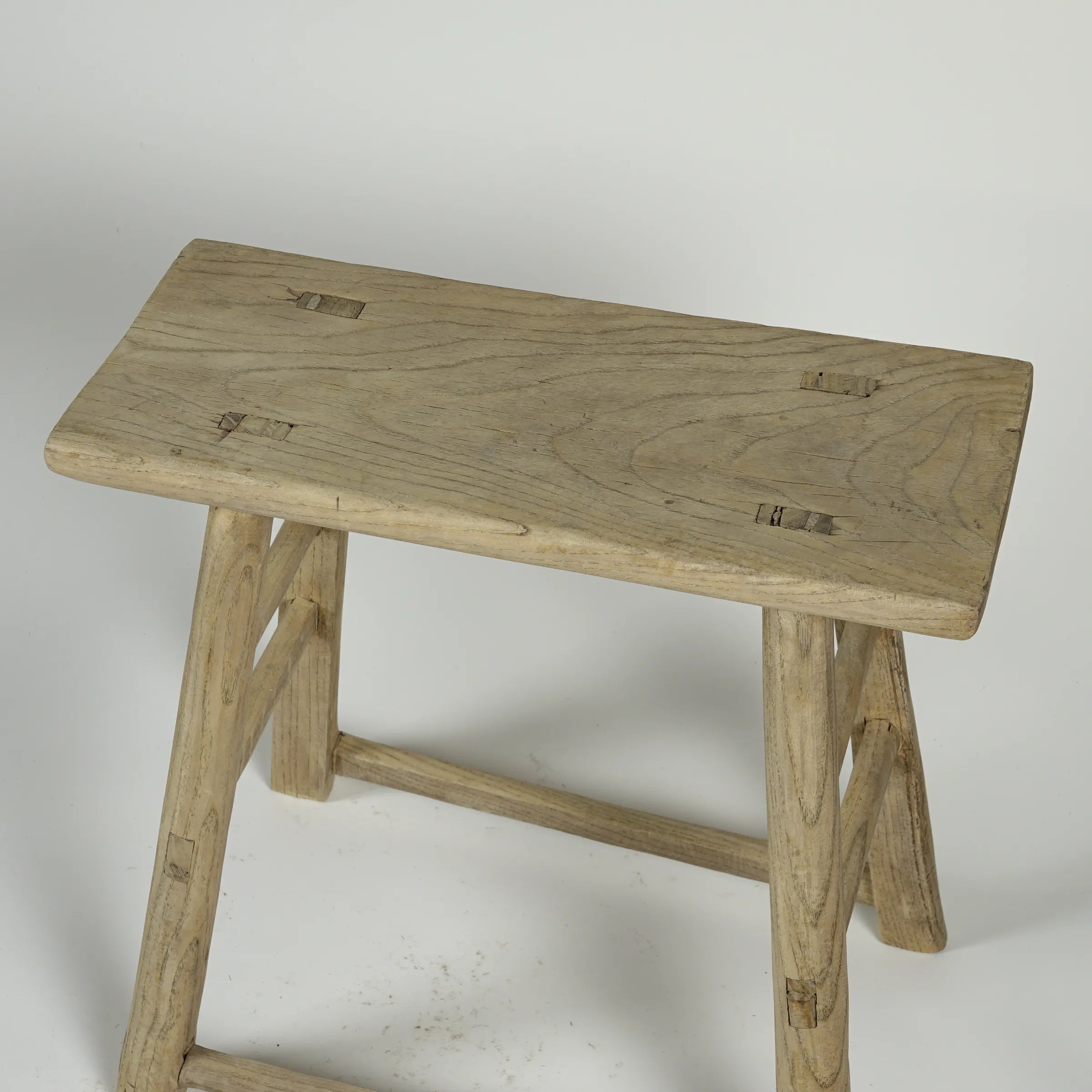Zao - Tabouret rectangulaire en orme ancien n°9