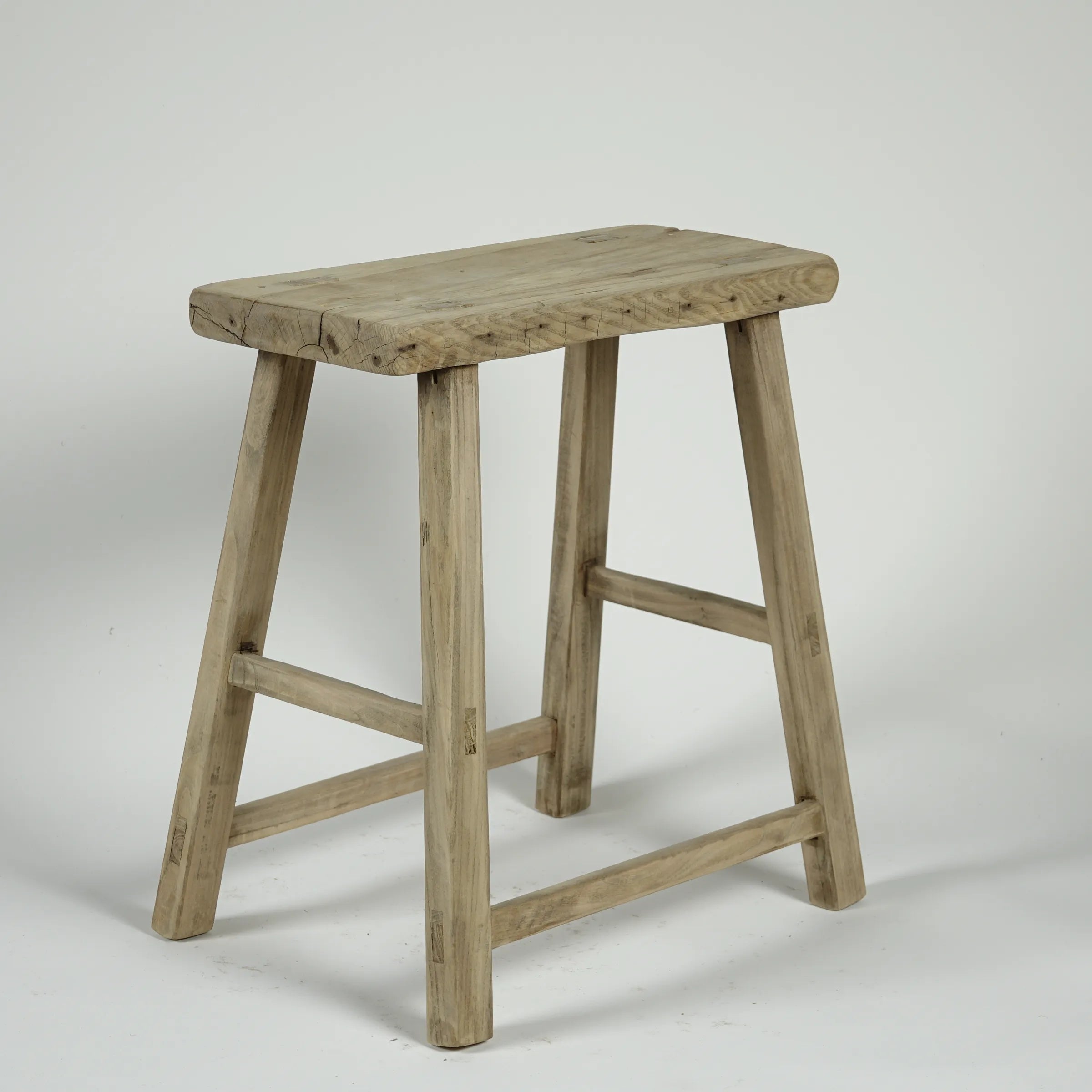 Zao - Tabouret rectangulaire en orme ancien n°11