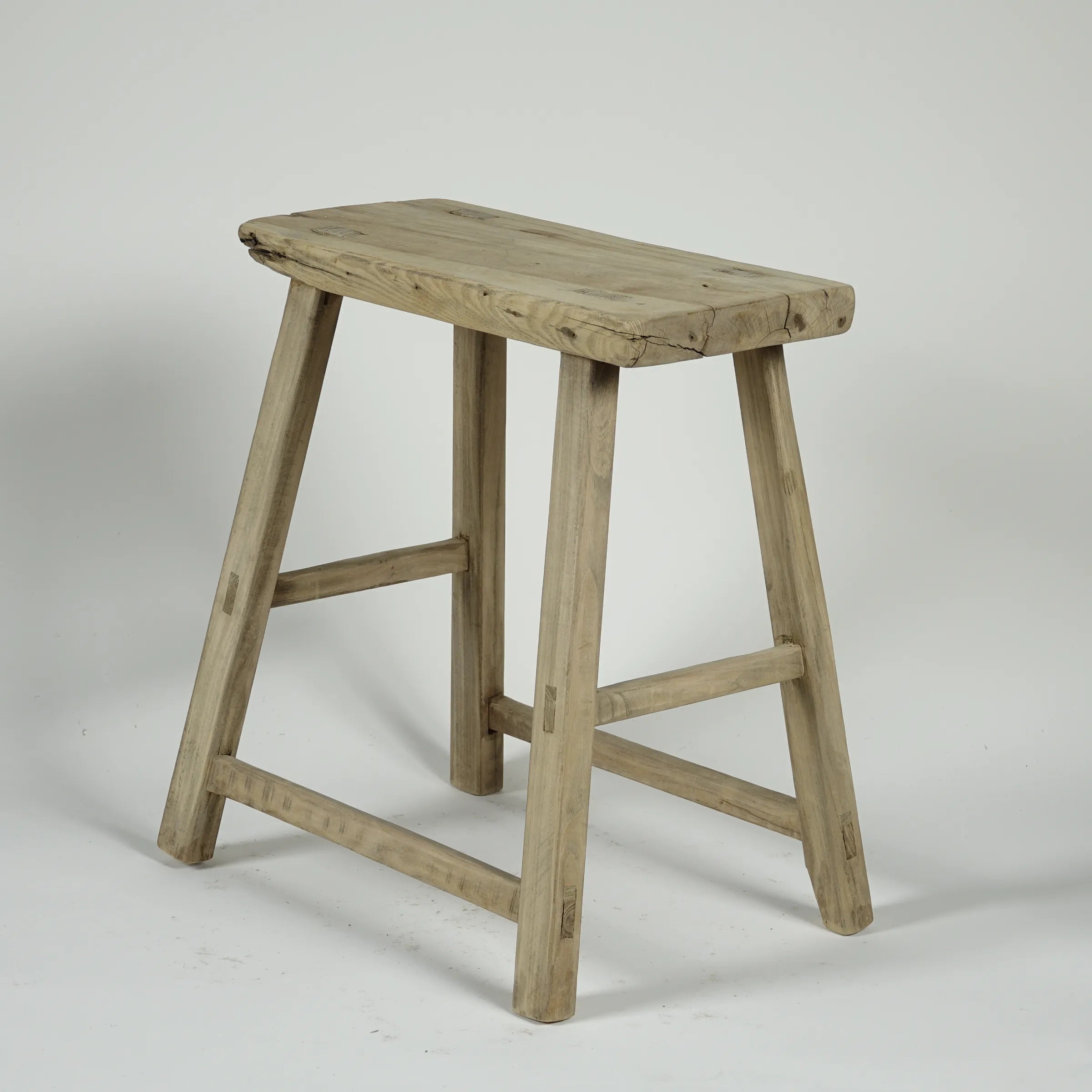 Zao - Tabouret rectangulaire en orme ancien n°11