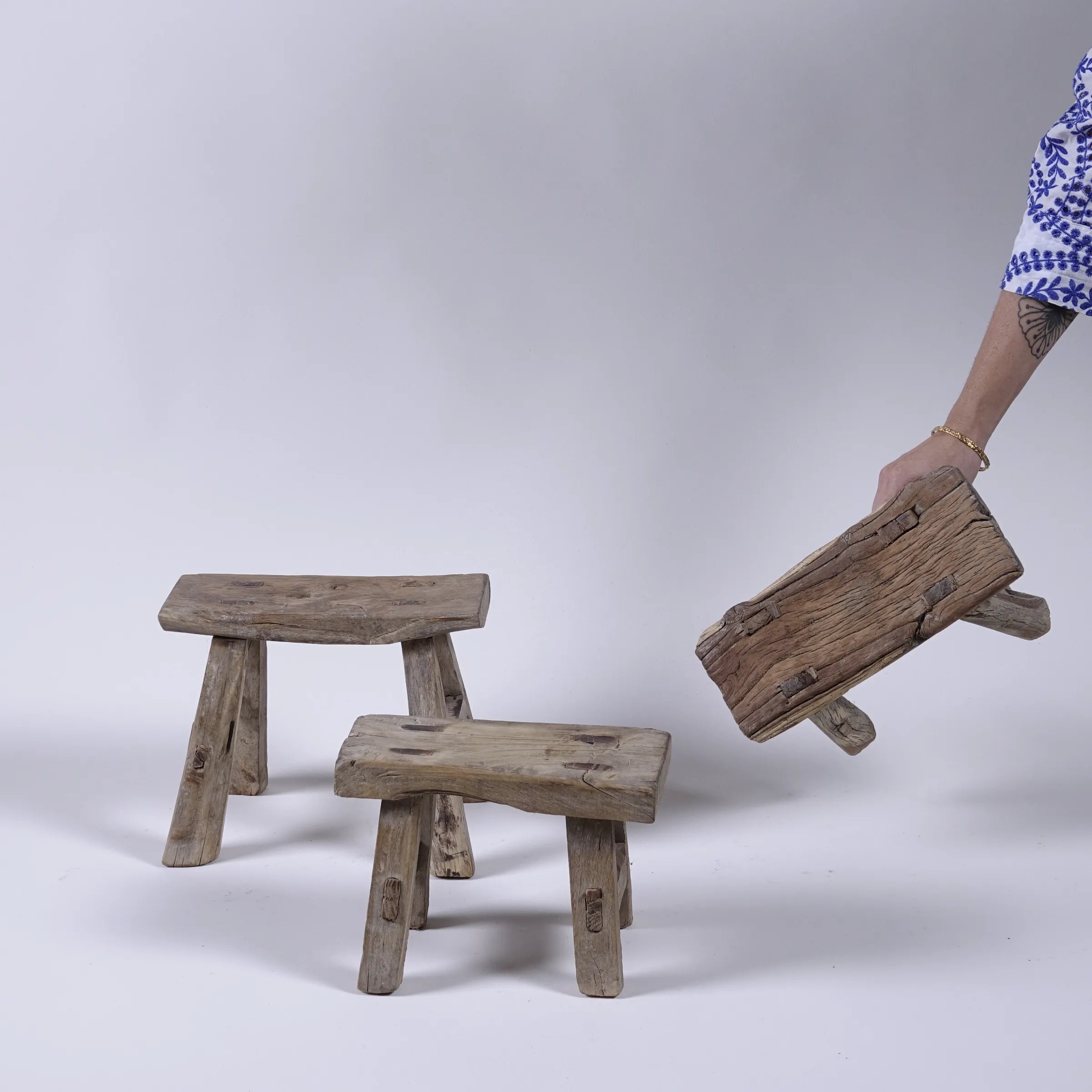 Nuo - Tabouret miniature en orme ancien