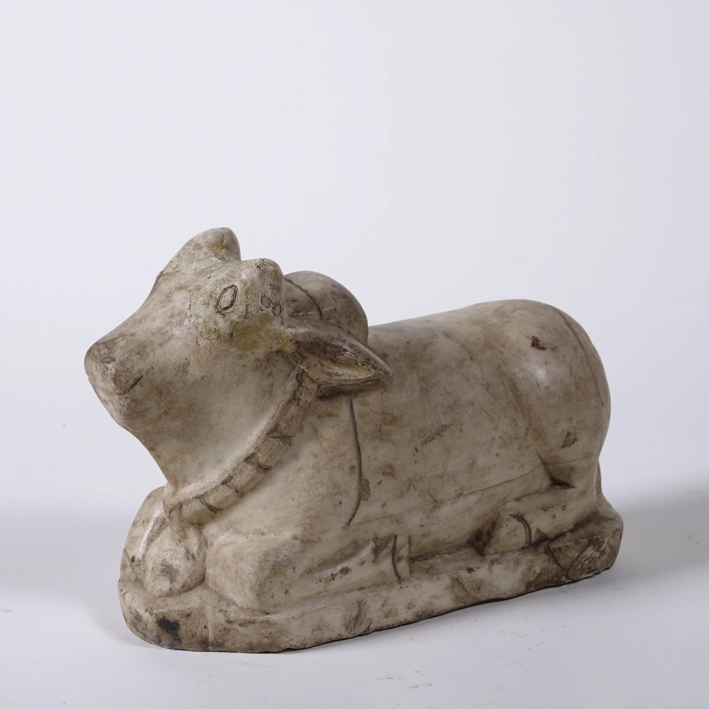 Nandi - Ancienne sculpture de Nandi en marbre blanc