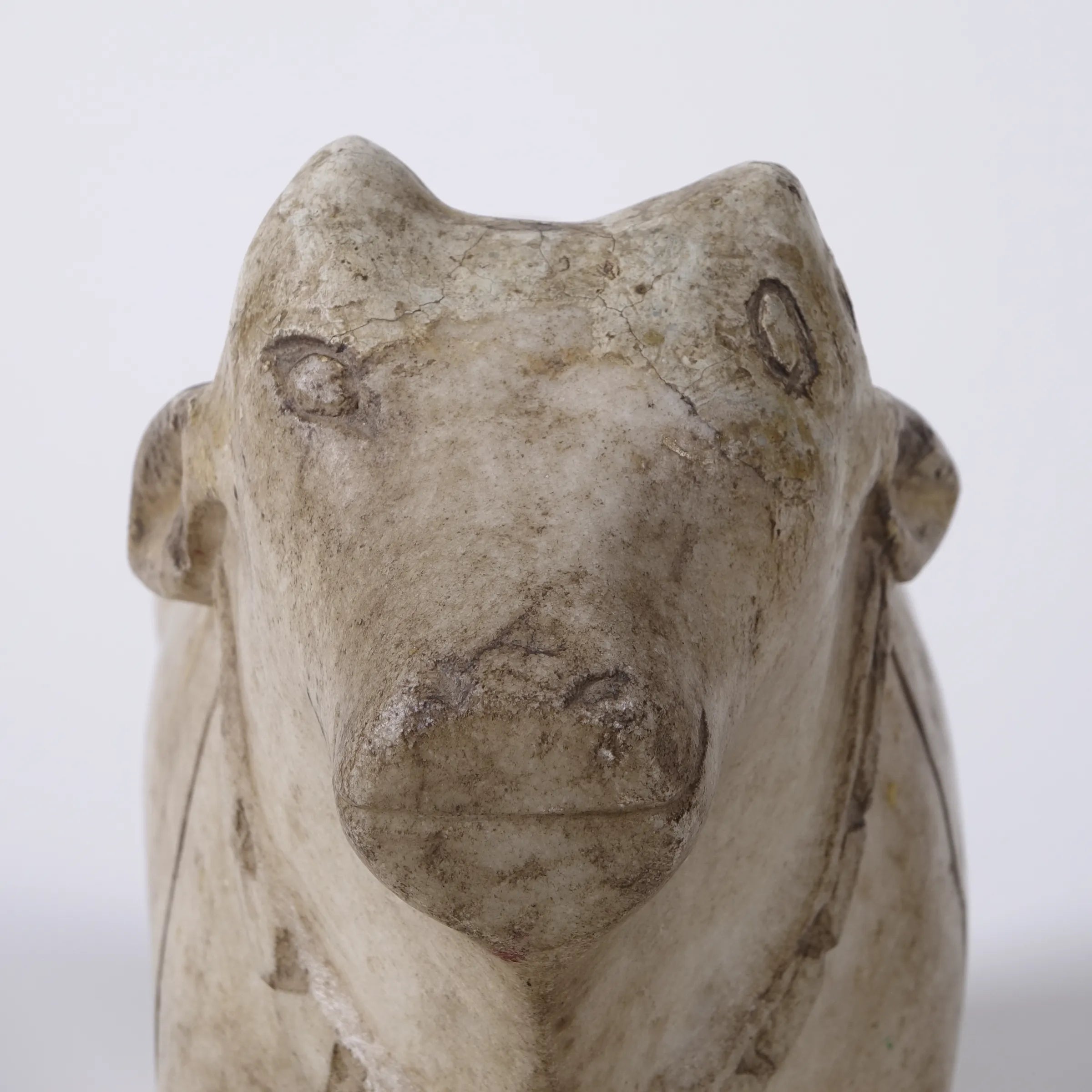 Nandi - Ancienne sculpture de Nandi en marbre blanc