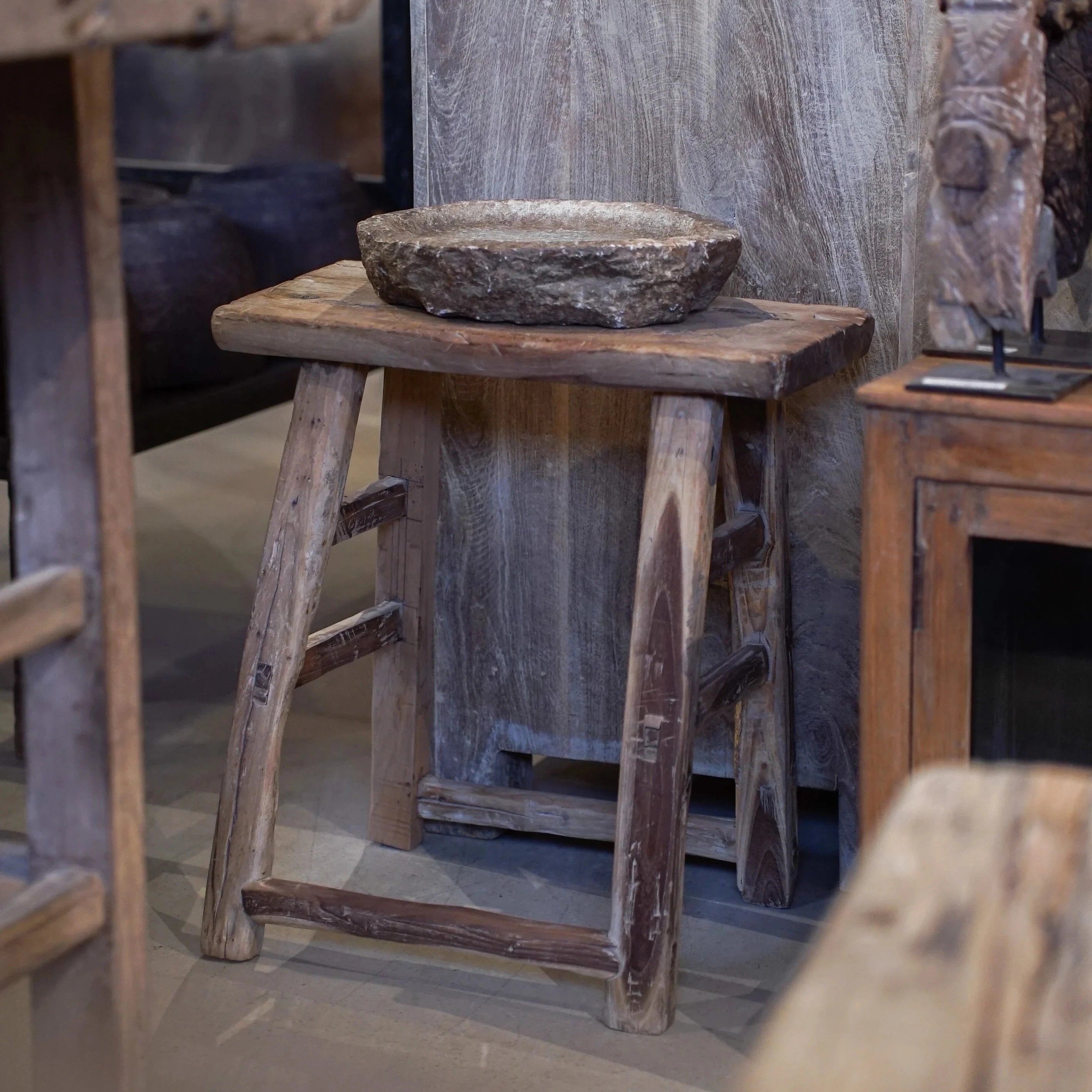 Zin - Tabouret chinois ancien en orme n°15