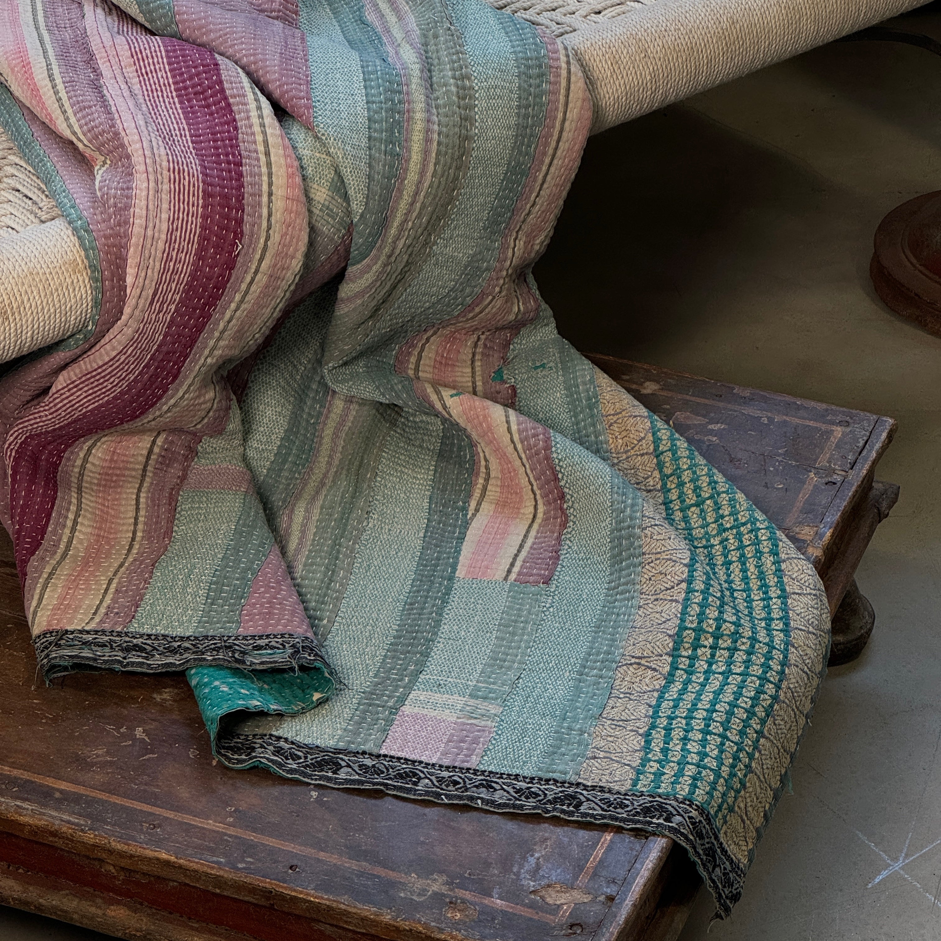 Kantha - Couvre-lit ancien fait-main n°1