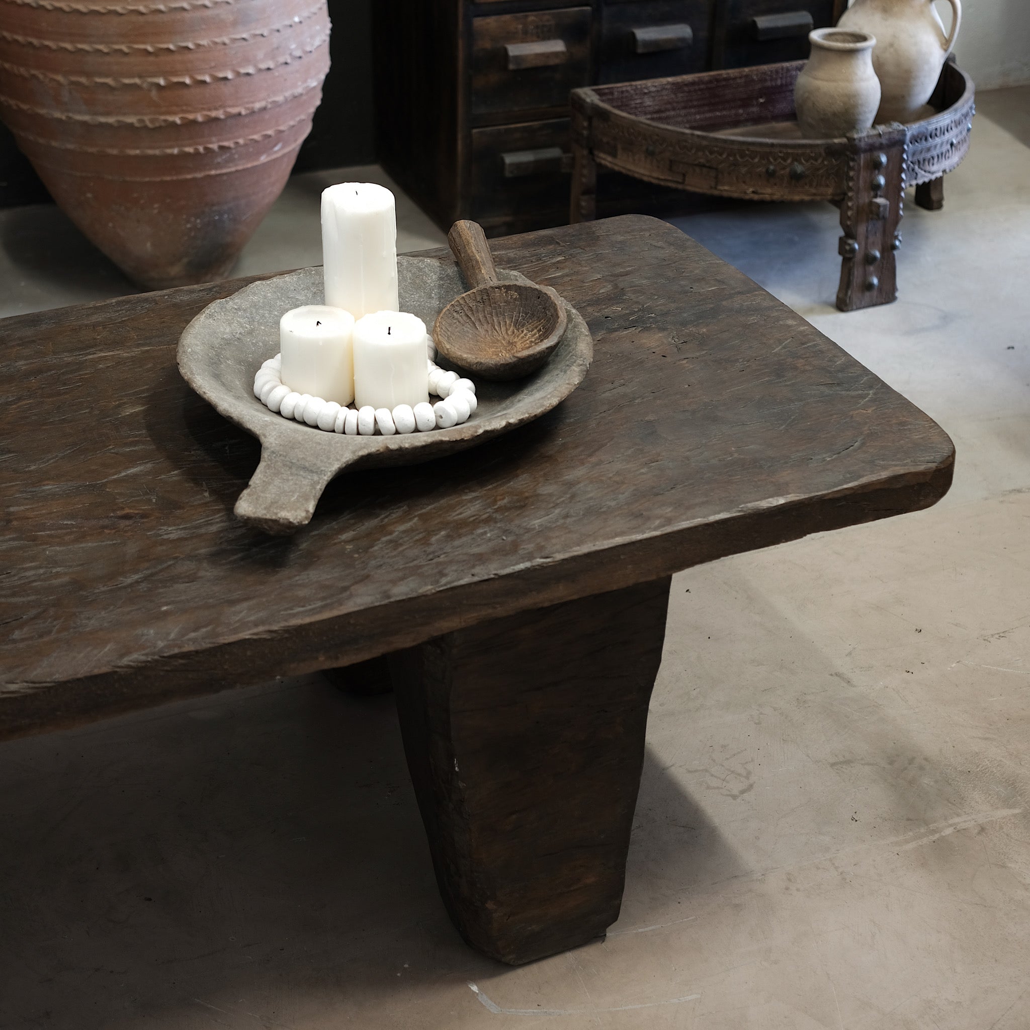 Authentique table Naga ancienne n°38