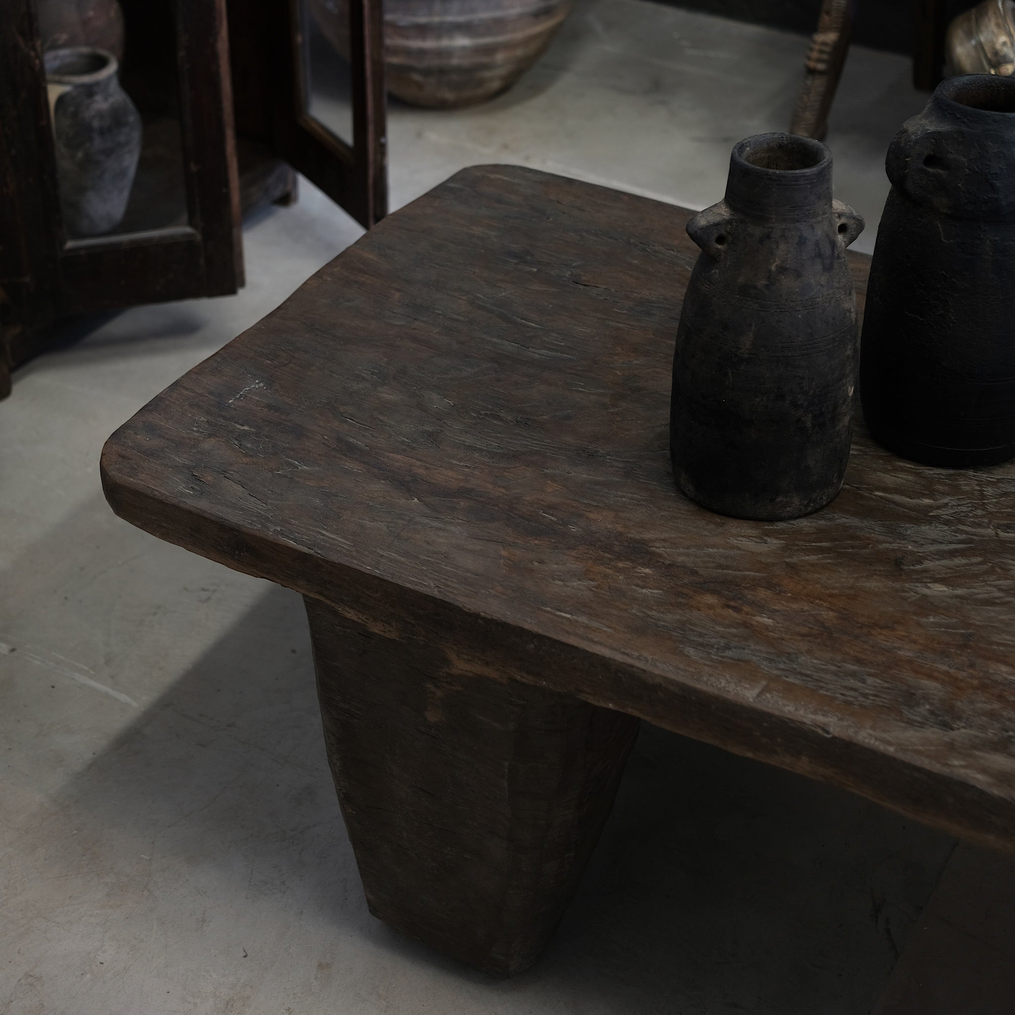 Authentique table Naga ancienne n°38