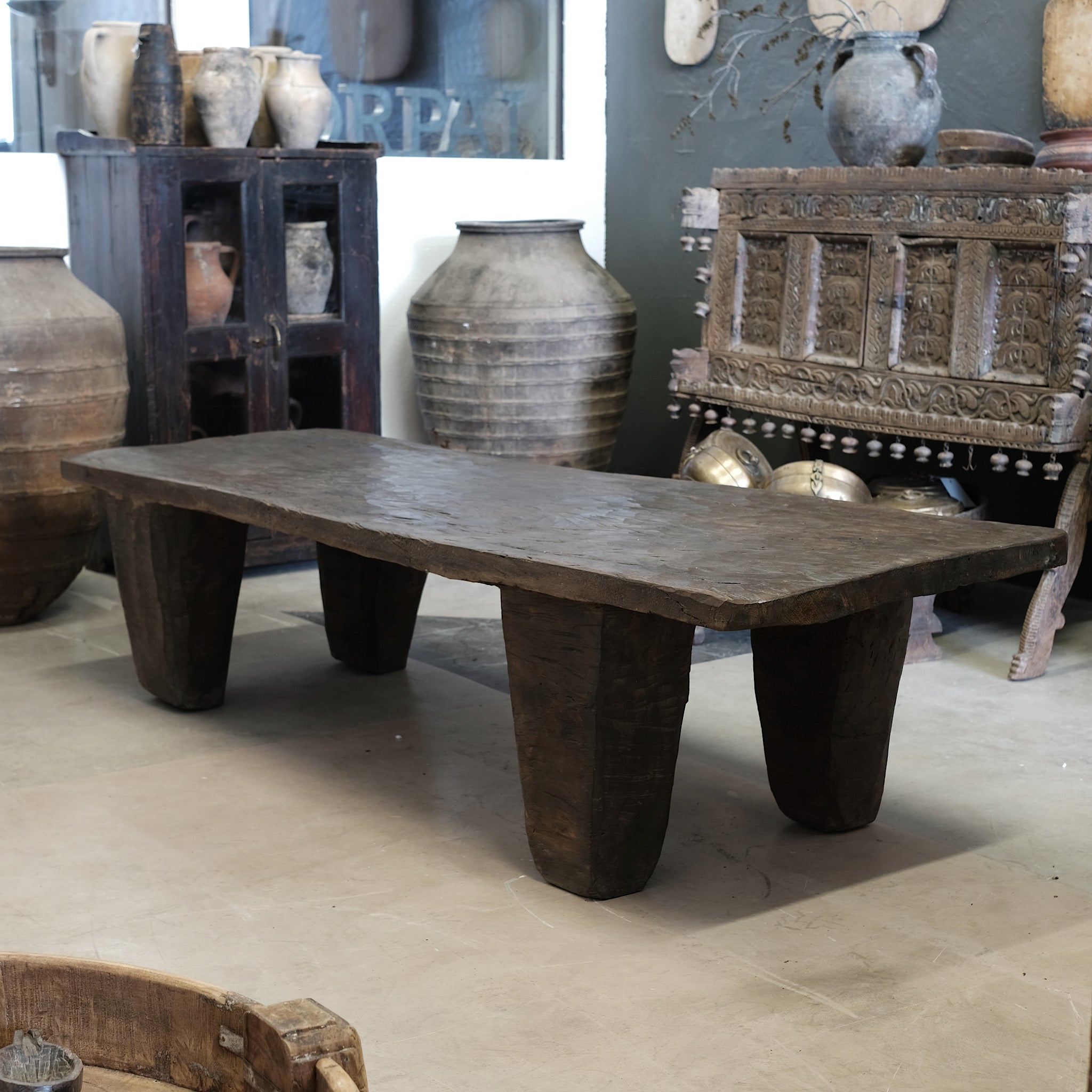 Authentique table Naga ancienne n°38