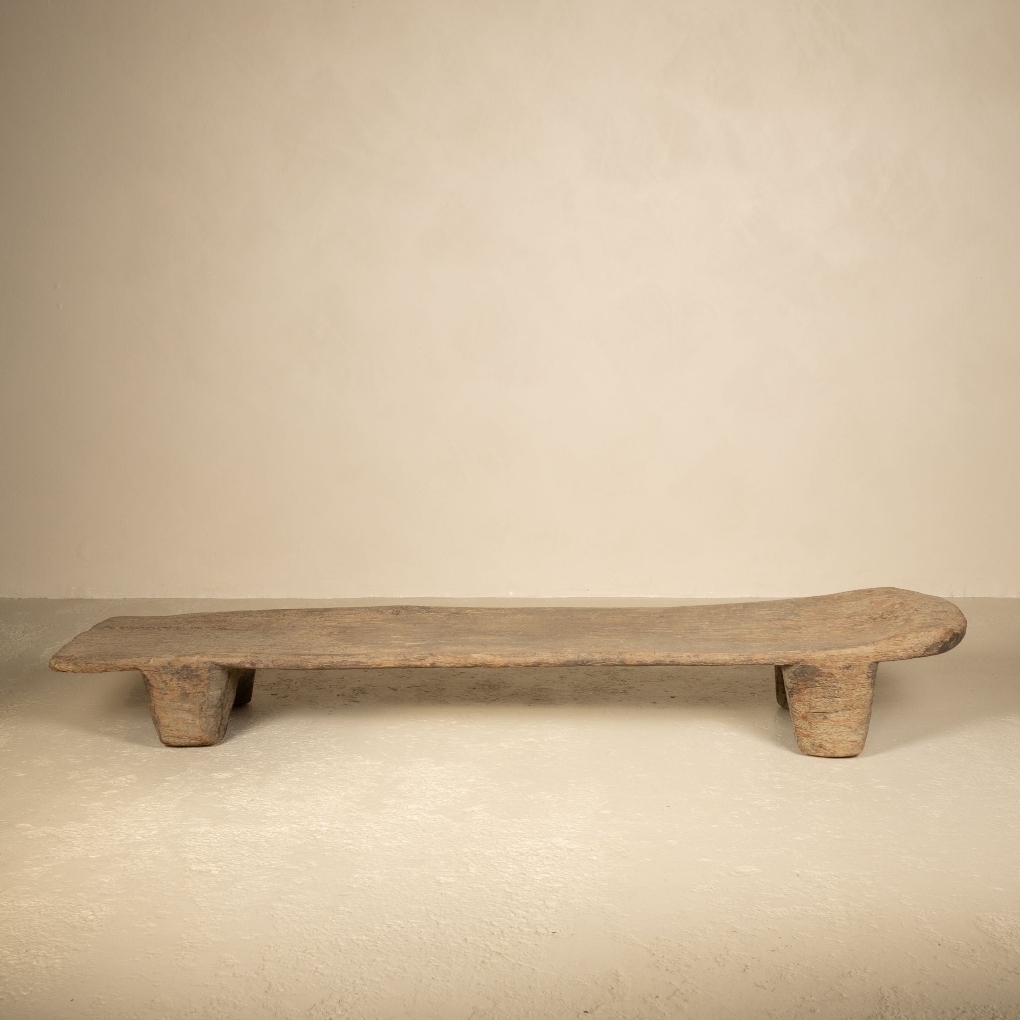 Angami - Authentique table Naga ancienne n°1