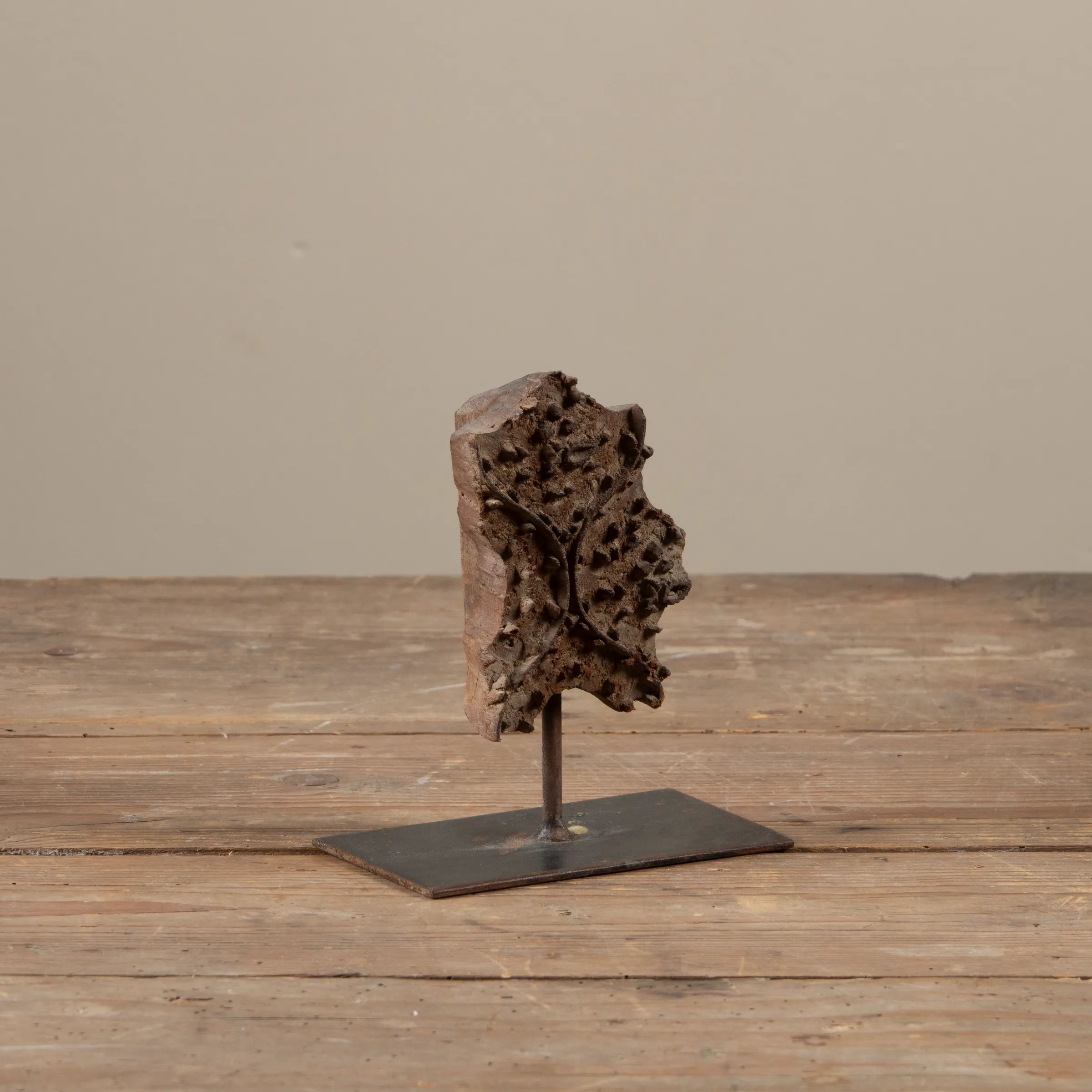 Lakdi - Ancien tampon de blockprint sur pied n°16