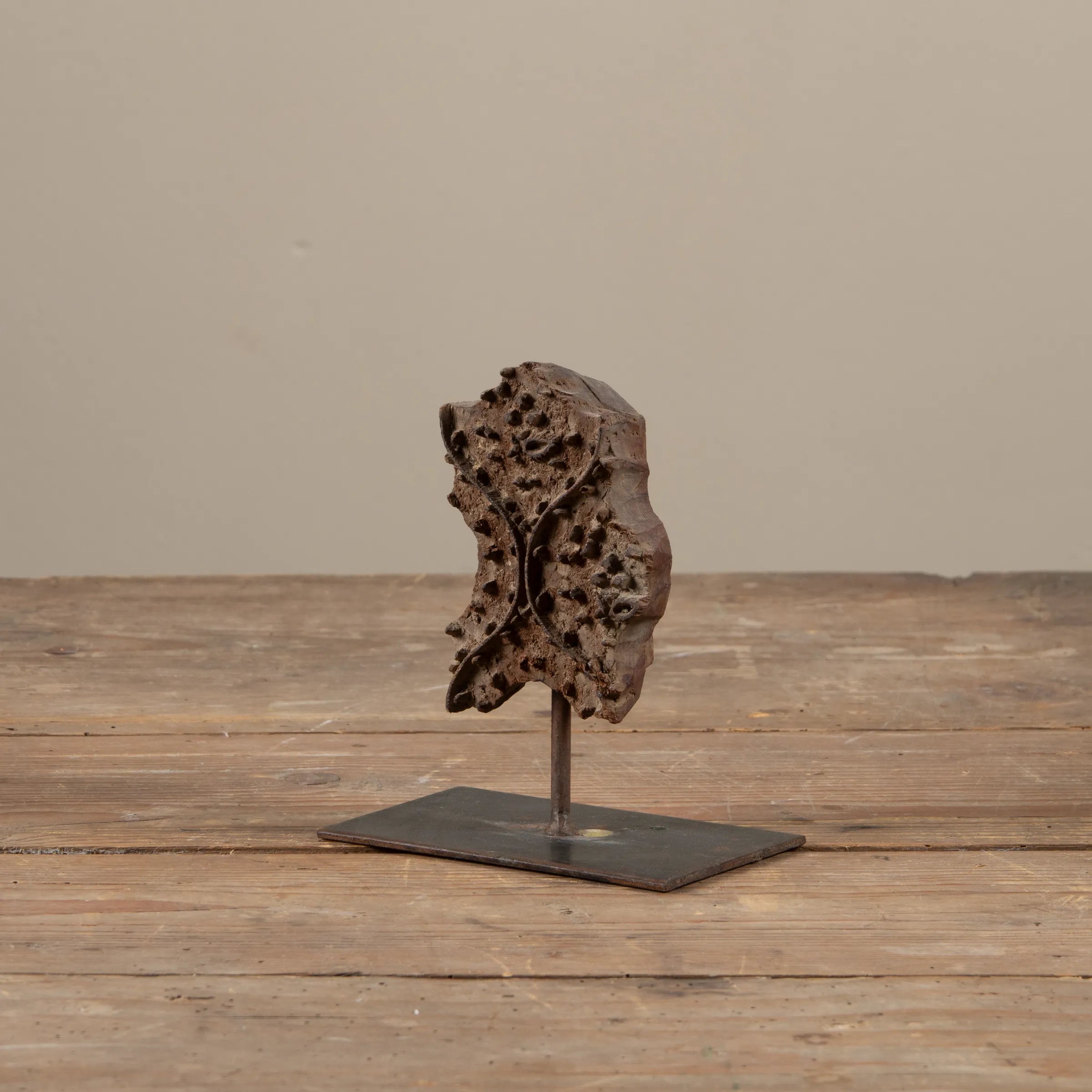 Lakdi - Ancien tampon de blockprint sur pied n°16