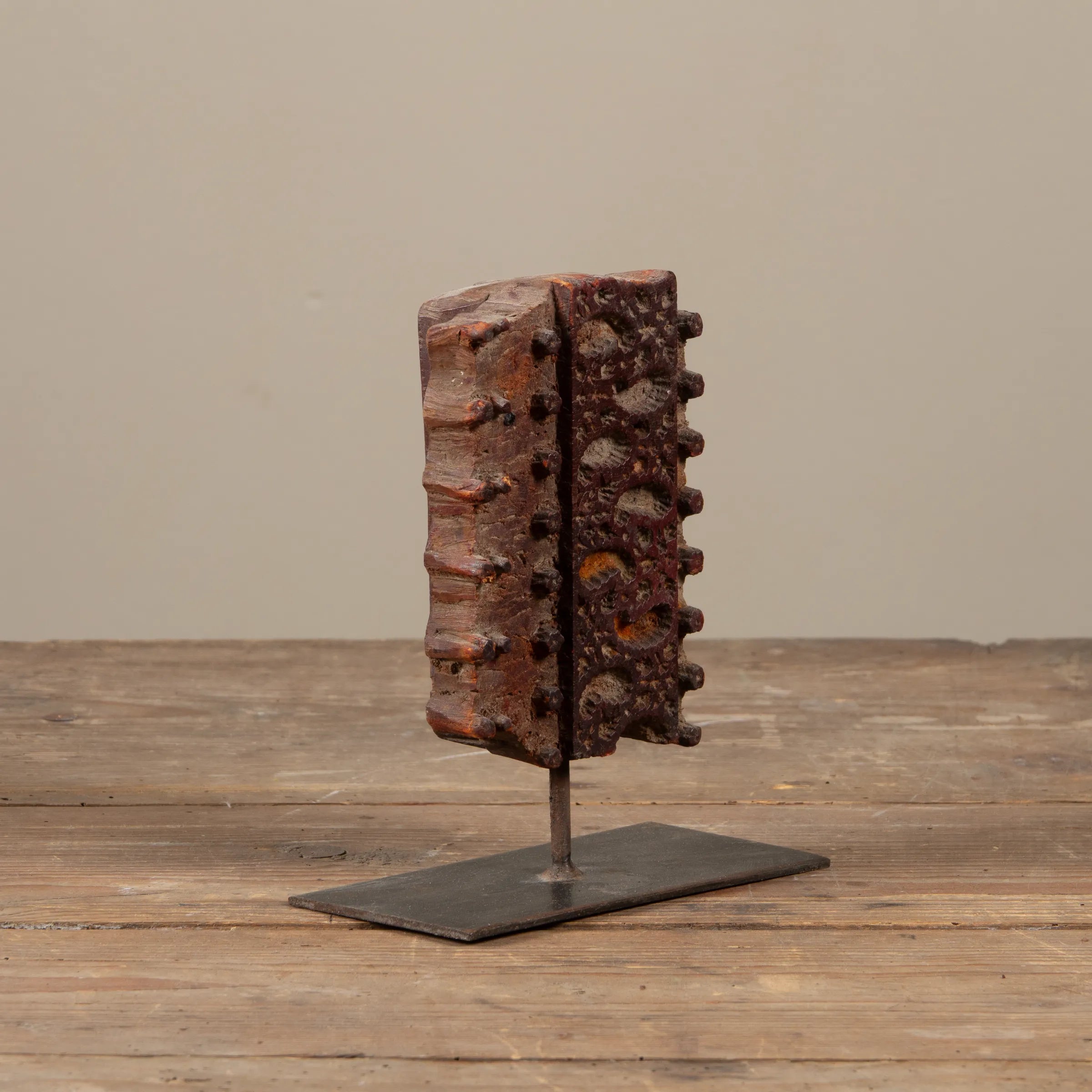 Lakdi - Ancien tampon de blockprint sur pied n°48