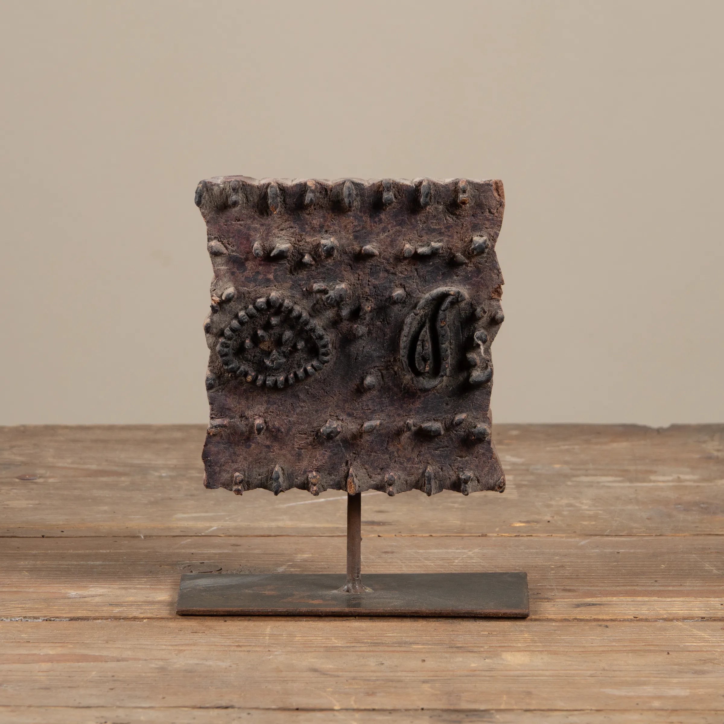 Lakdi - Ancien tampon de blockprint sur pied n°56