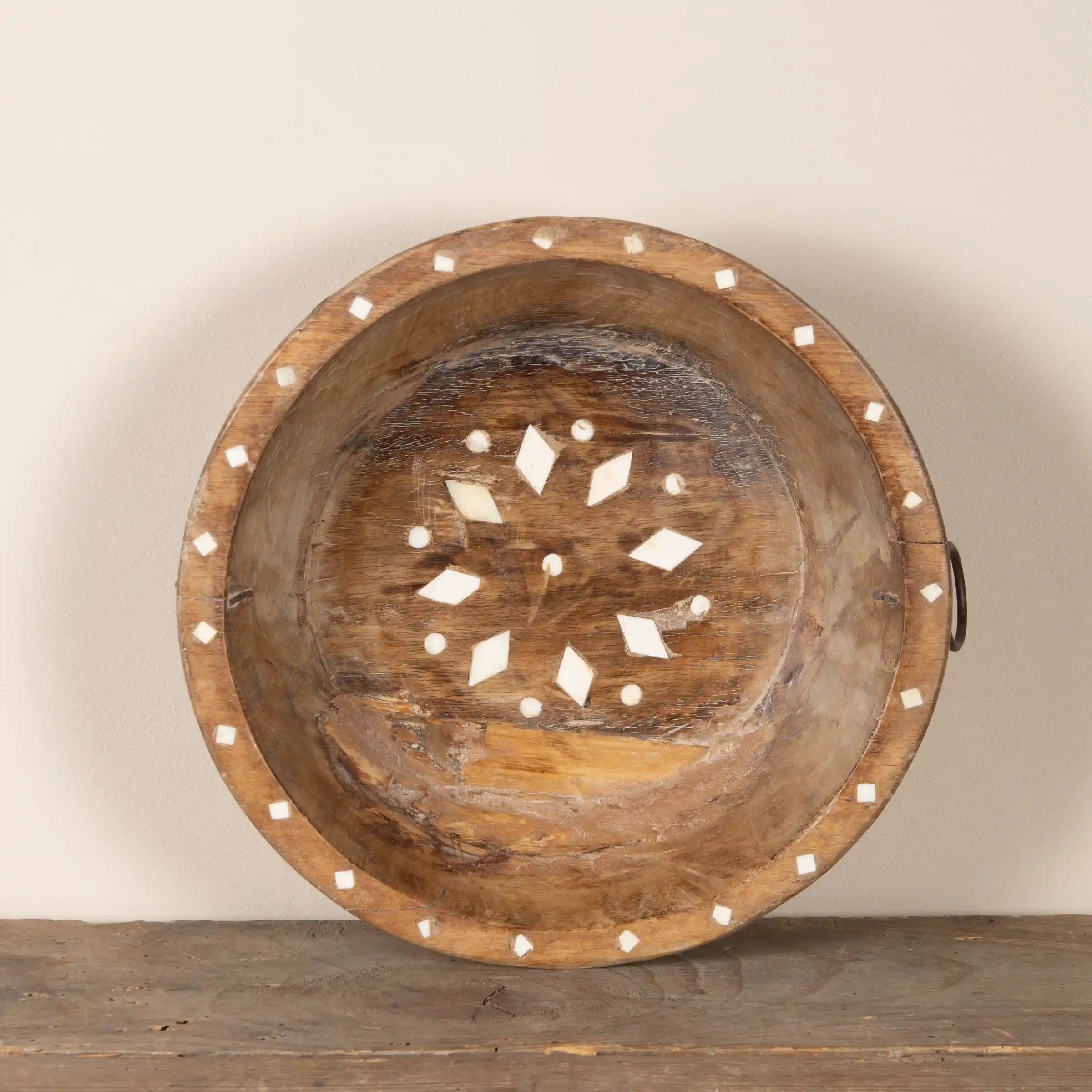 Ajawa - Corbeille en bois ancien et incrustations en os n°5