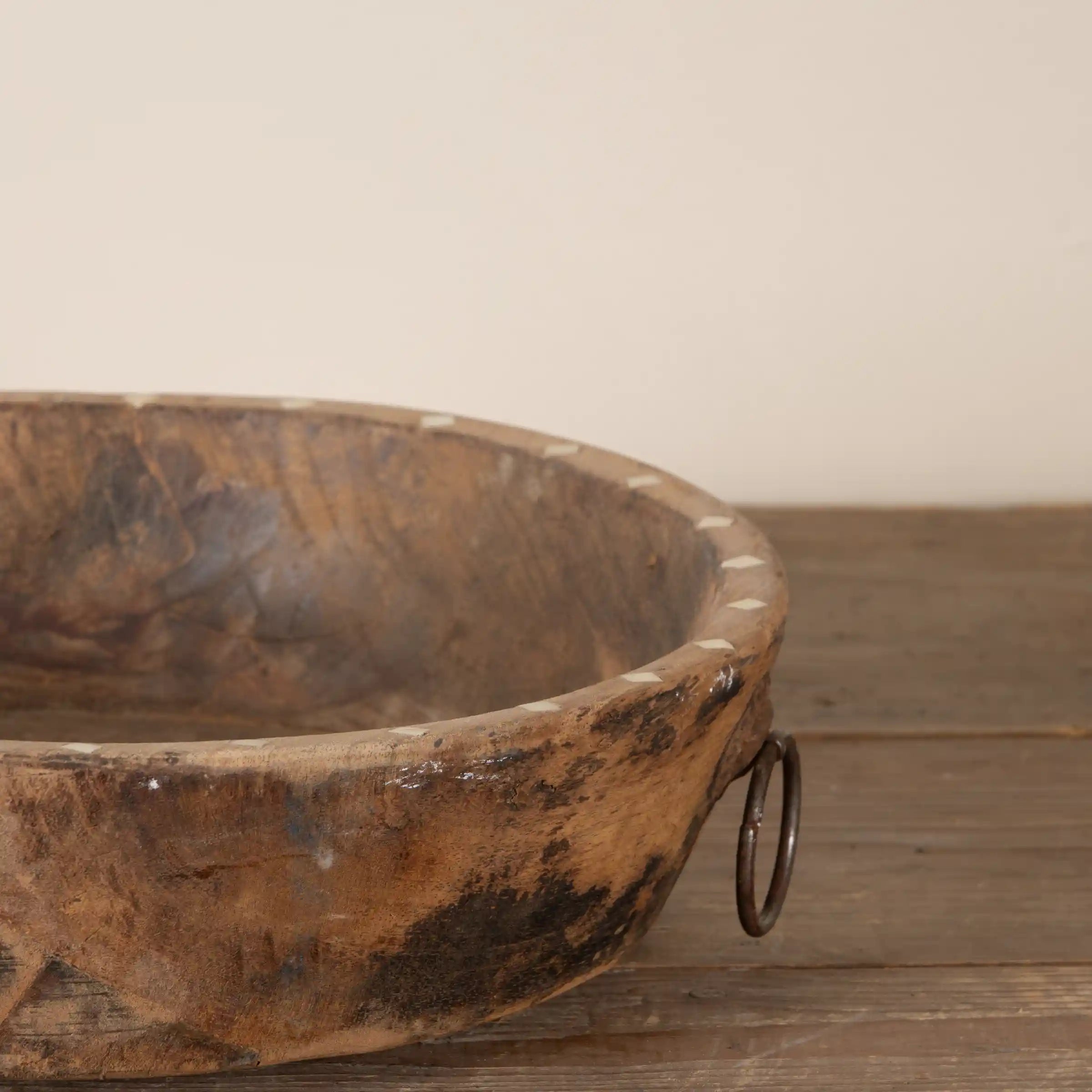 Ajawa - Corbeille en bois ancien et incrustations en os n°7