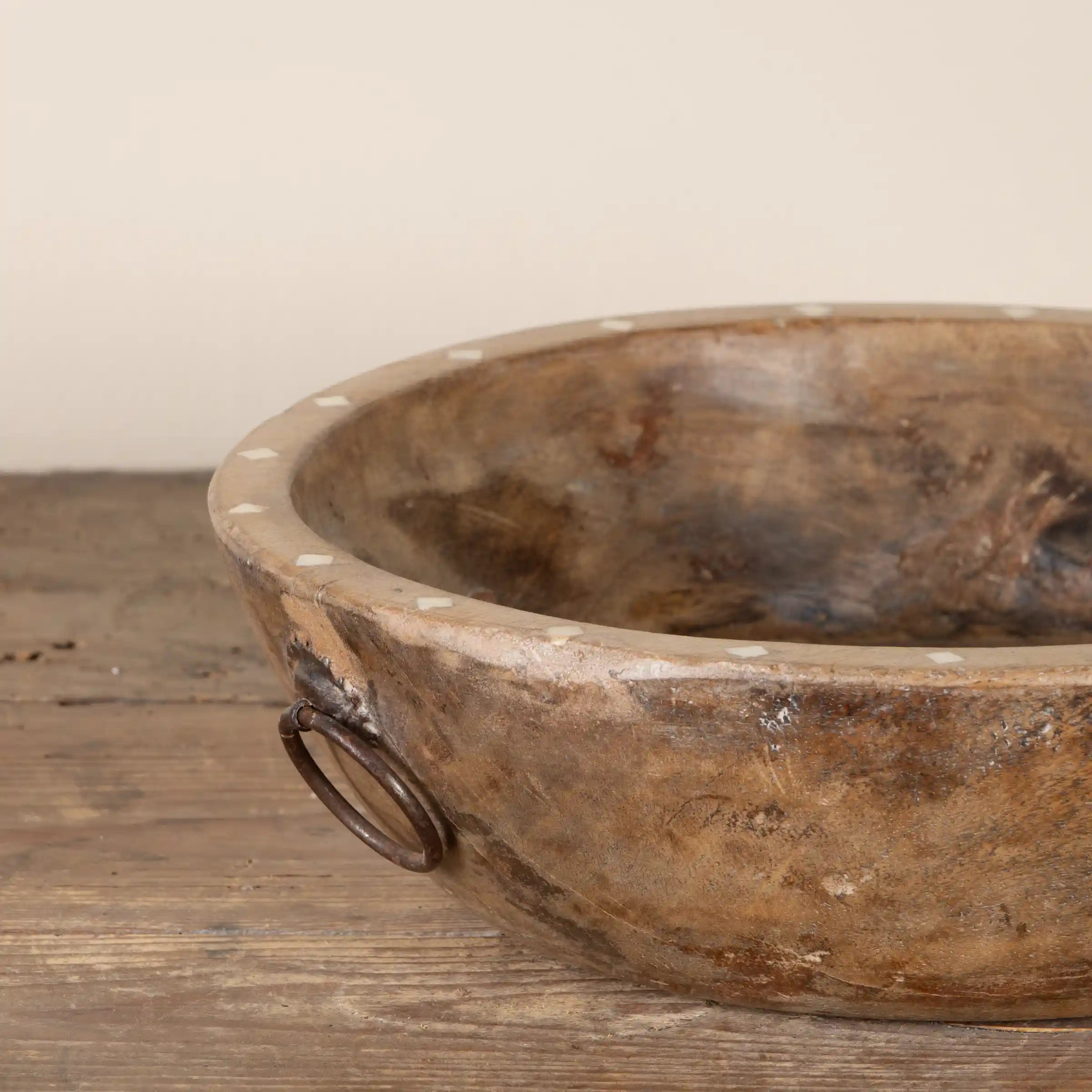Ajawa - Corbeille en bois ancien et incrustations en os n°8