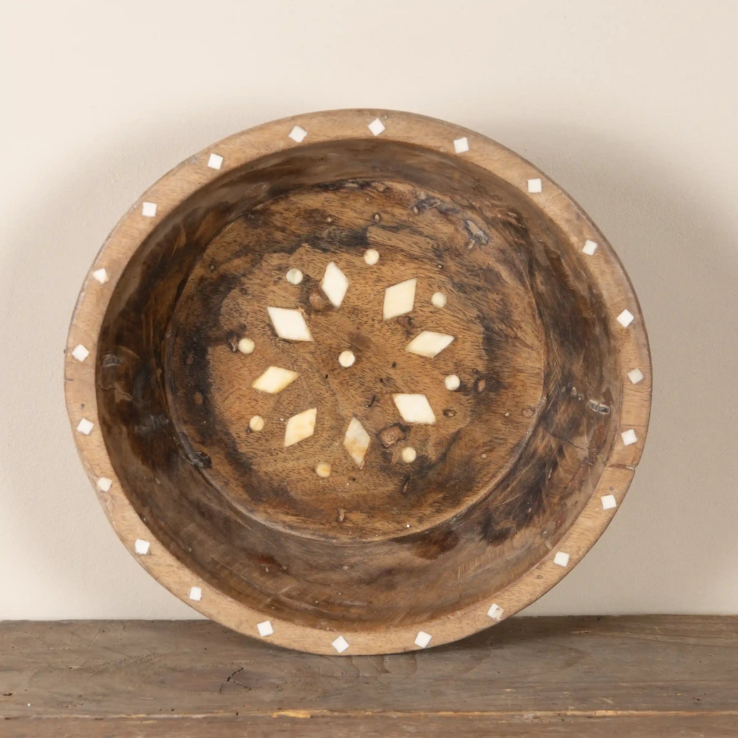 Ajawa - Corbeille en bois ancien et incrustations en os n°8