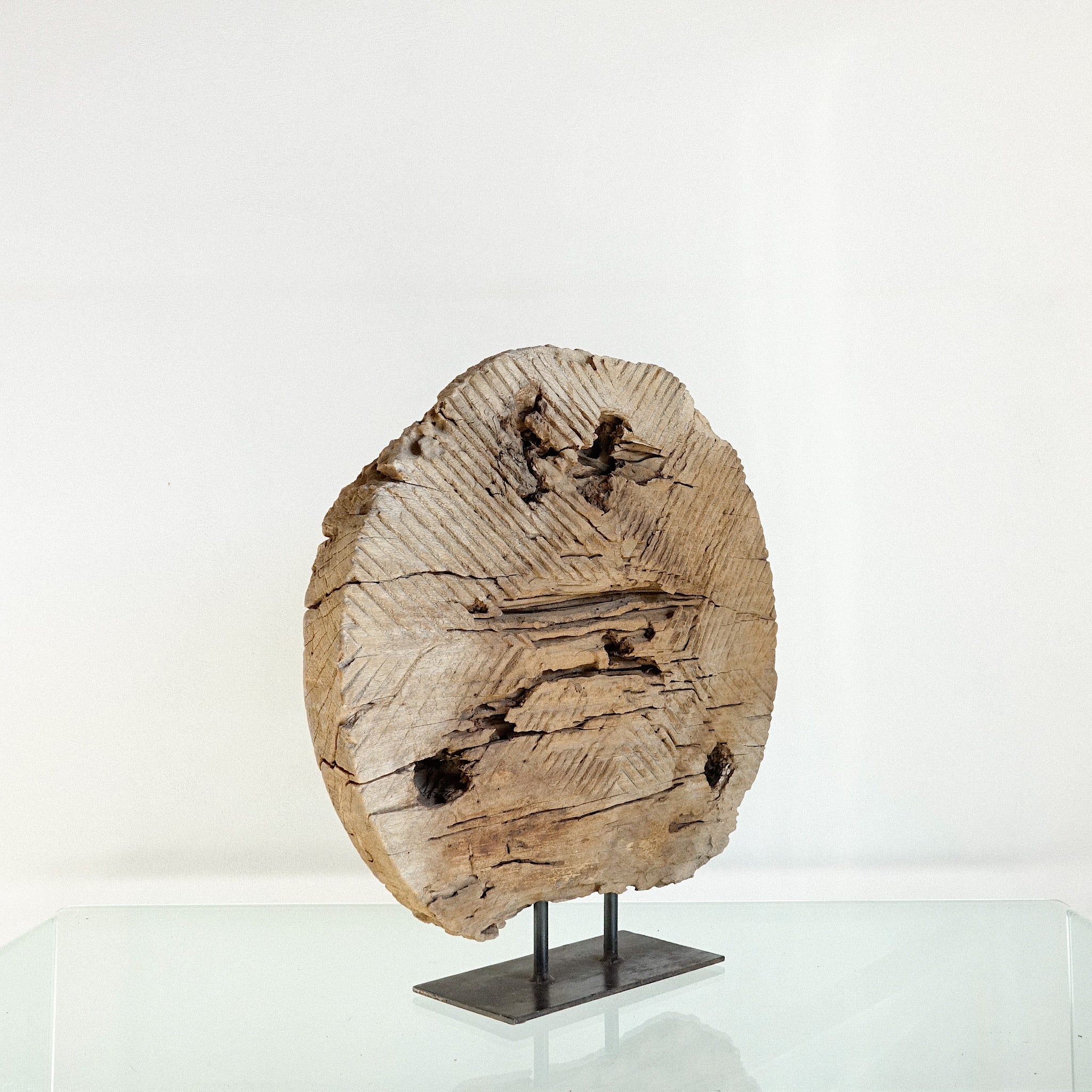 Pahiya n°7 - Ancienne roue de chariot en bois