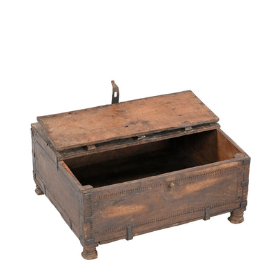 Peti - Wooden dowry chest n ° 13
