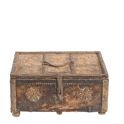 Peti - Wooden dowry chest n ° 14