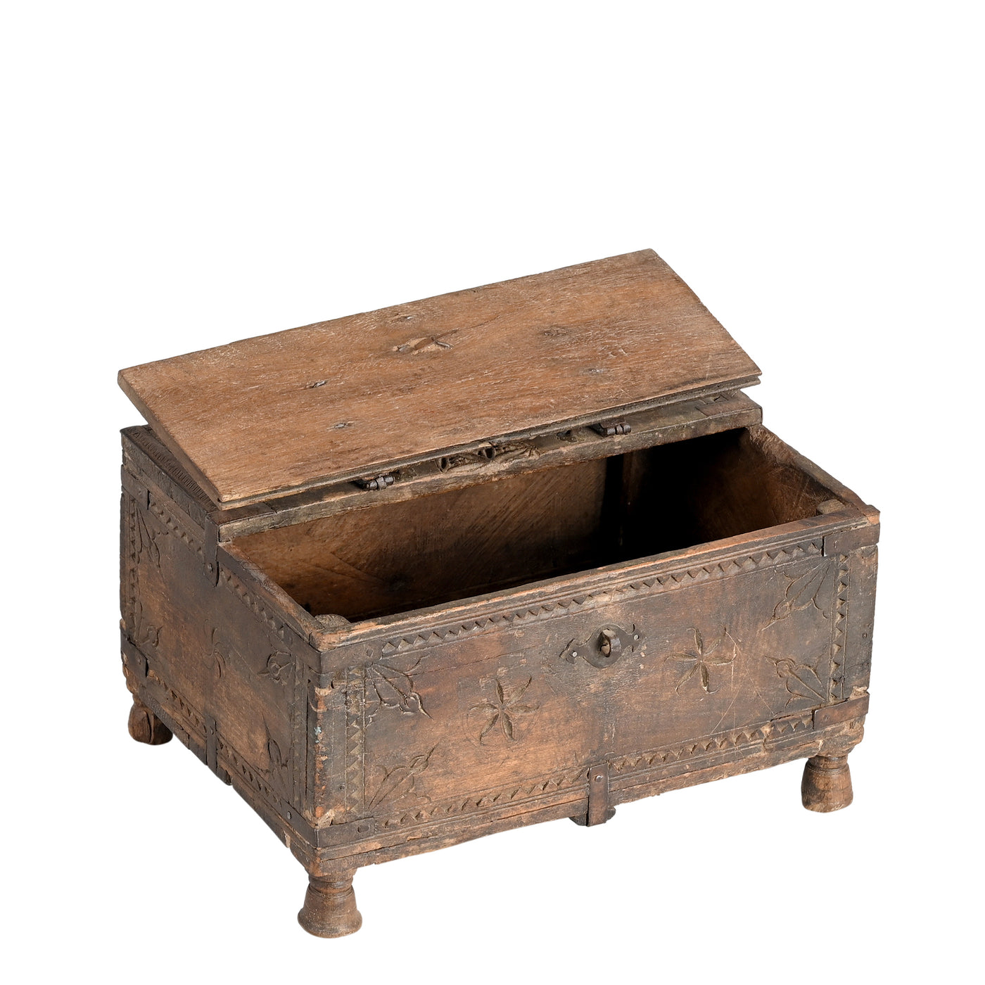 Peti - Wooden dowry chest n ° 16
