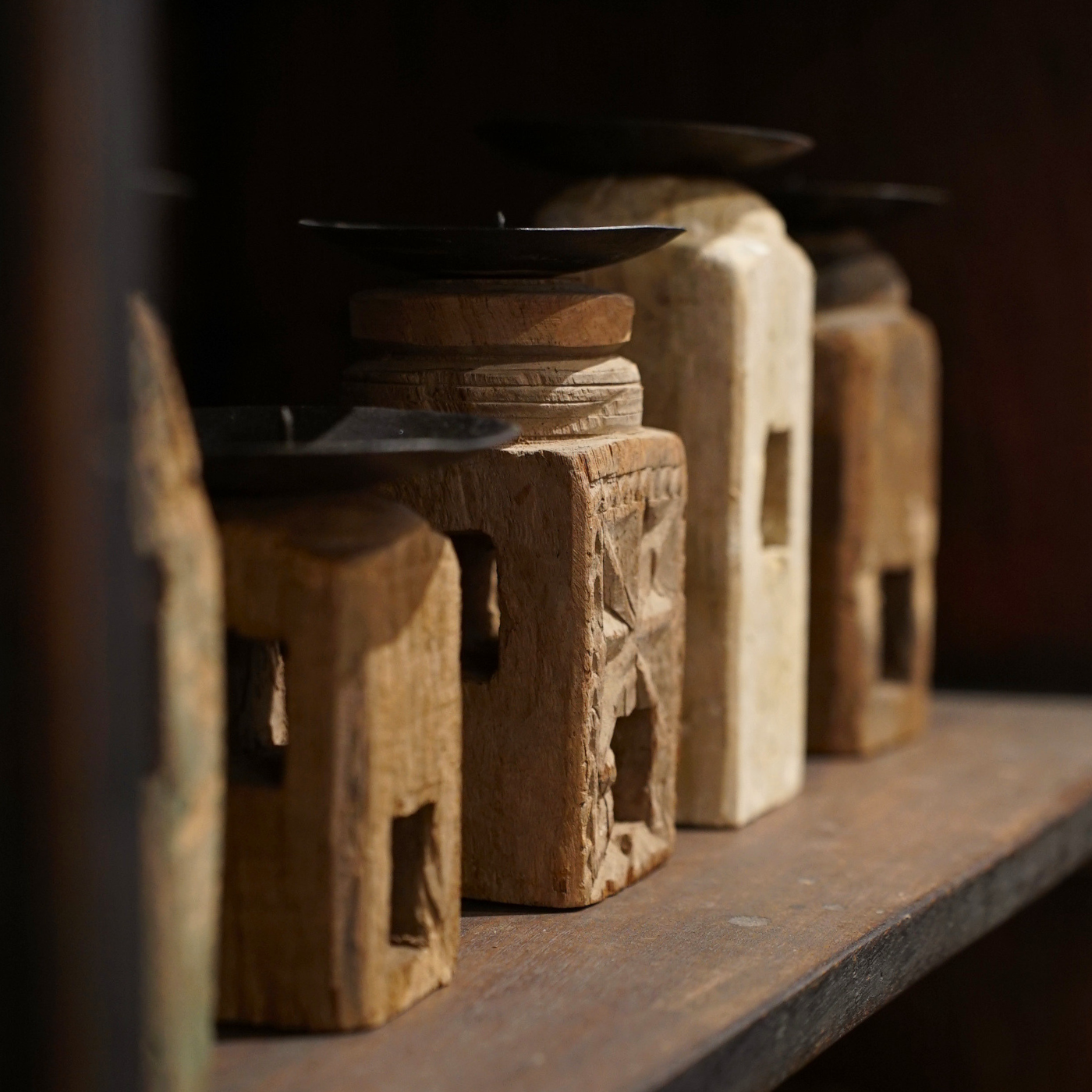 Chirag - Bougeoir sur pied en bois n°2