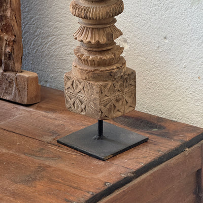 Raas - Carved light wood candle holder n°35