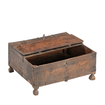 Peti - Wooden dowry chest n ° 8