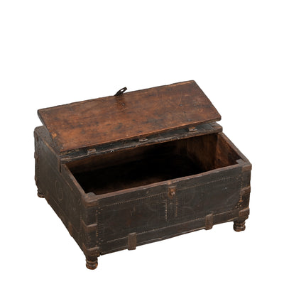 Peti - Wooden dowry chest n ° 11