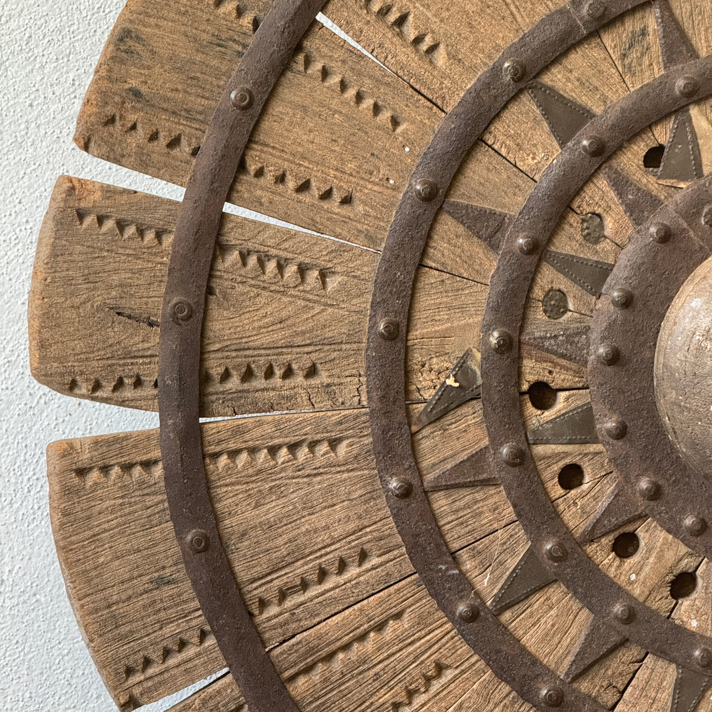 Charkha - Hanging wooden wheel n°4