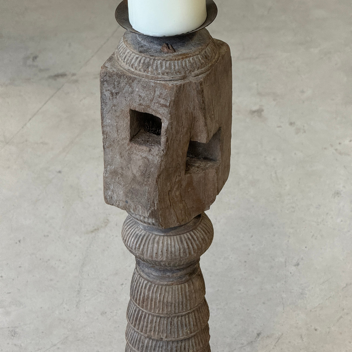 Rajvansh - Old wooden candle holder n°57