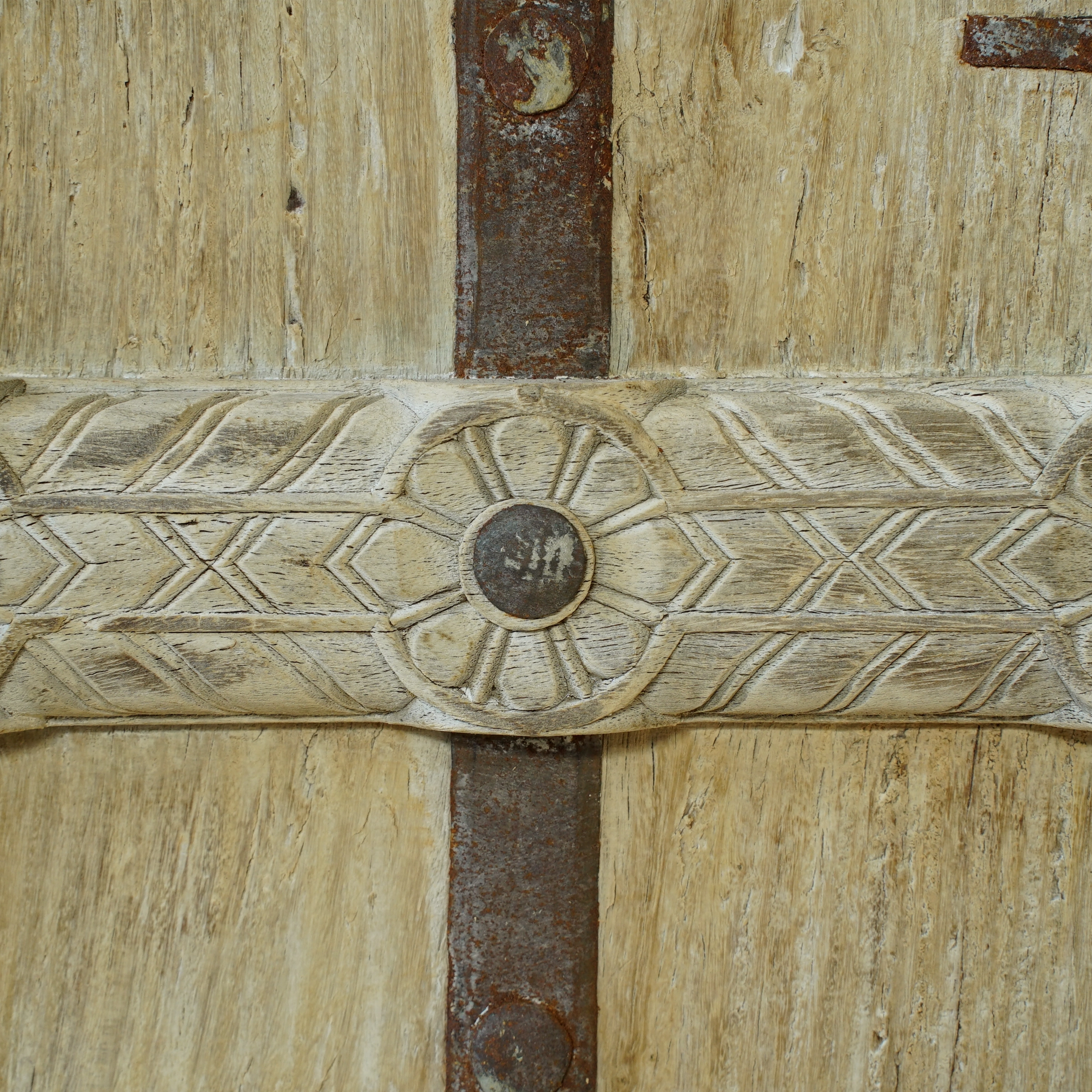 Almari - Armoire indienne en bois avec porte ancienne n°7