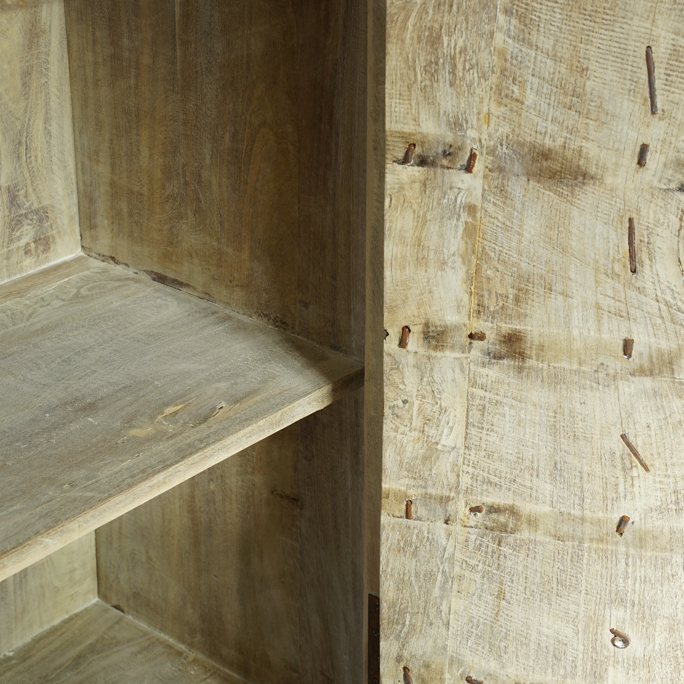 Almari - Armoire indienne en bois avec porte ancienne n°7