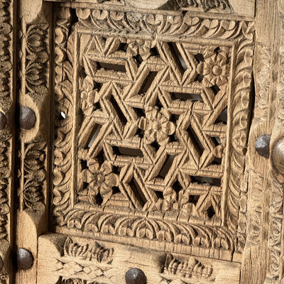 Khara - Carved Indian door n°2