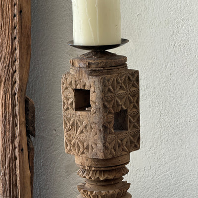 Raas - Carved light wood candle holder n°35